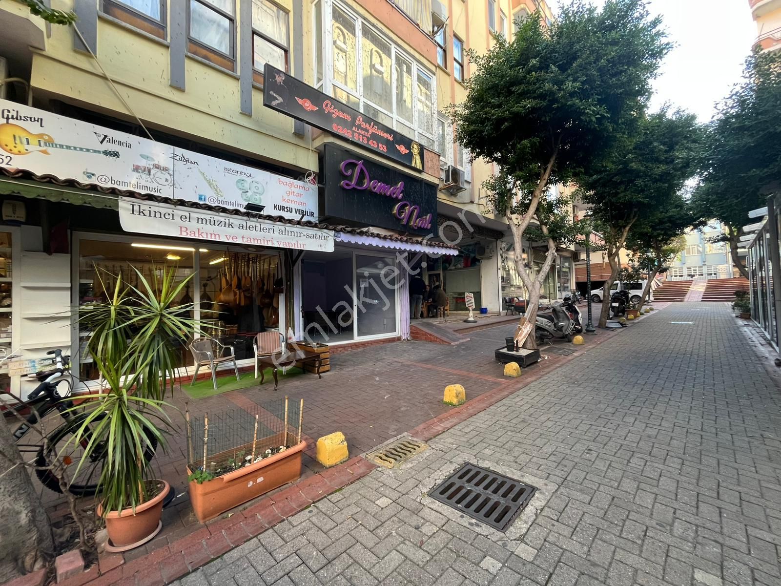 Alanya Postane Yanında Kiralık Ofis Veya İş Yeri