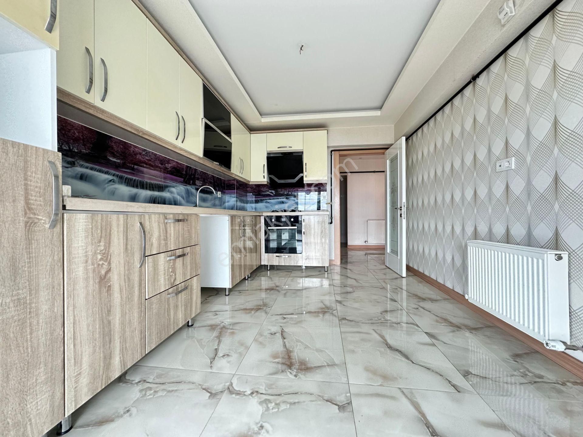 Pursaklar Mehmet Zengin Emlak'tan Otoparklı Çift Banyolu 5.kat 4+1 Lüks Sitede Daire - Görsel 7