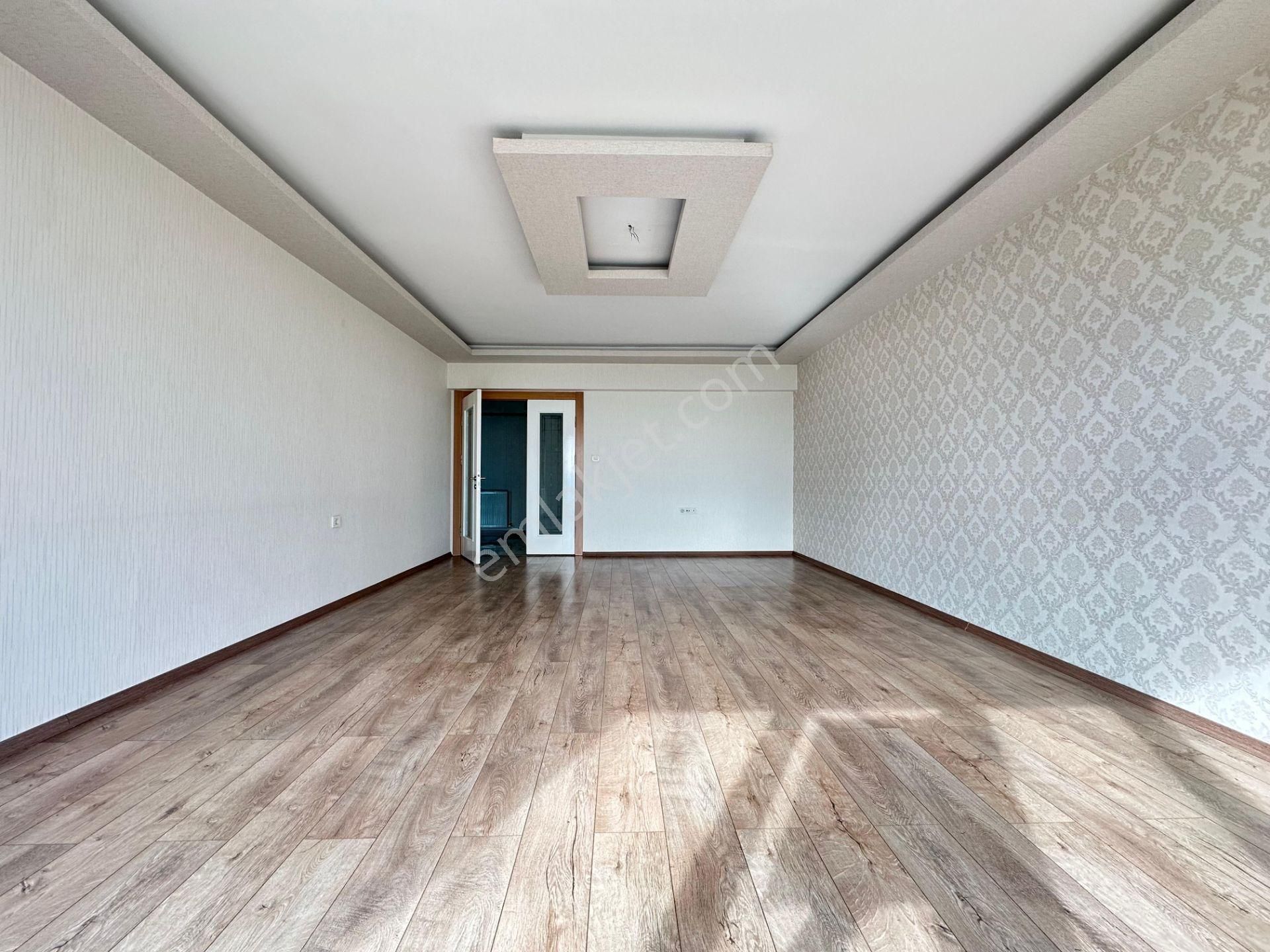 Pursaklar Mehmet Zengin Emlak'tan Otoparklı Çift Banyolu 5.kat 4+1 Lüks Sitede Daire - Görsel 11