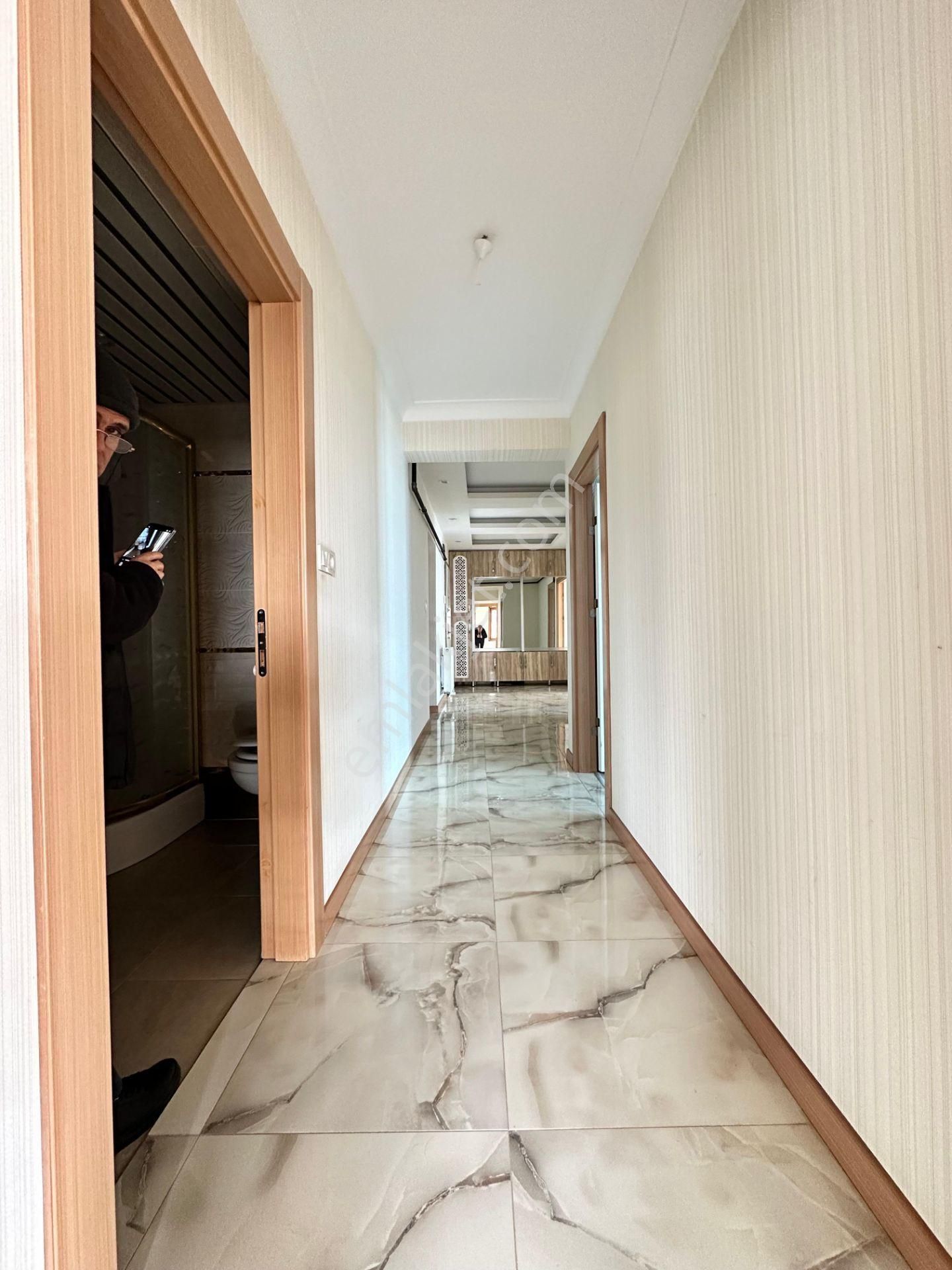 Pursaklar Mehmet Zengin Emlak'tan Otoparklı Çift Banyolu 5.kat 4+1 Lüks Sitede Daire - Görsel 27