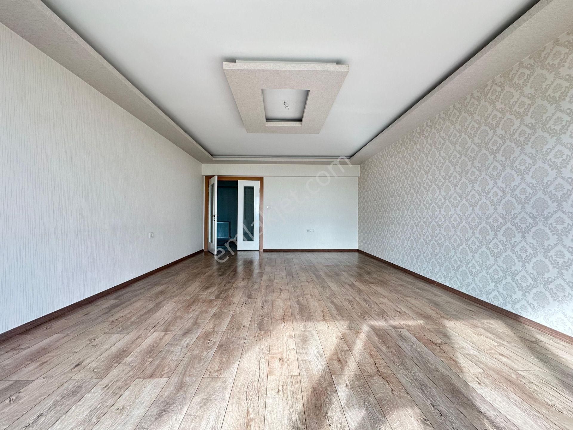 Pursaklar Mehmet Zengin Emlak'tan Otoparklı Çift Banyolu 5.kat 4+1 Lüks Sitede Daire - Görsel 12