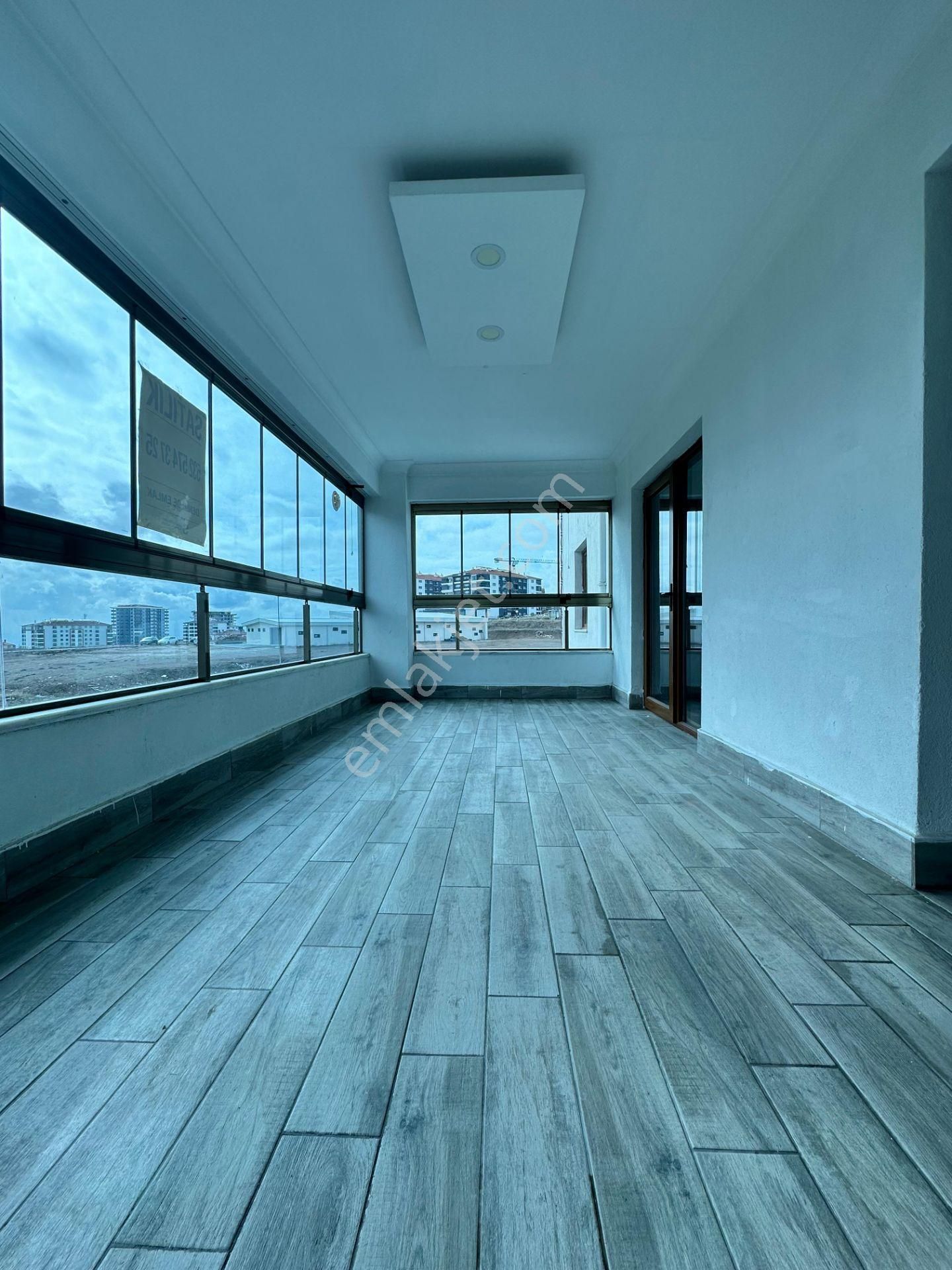 Pursaklar Mehmet Zengin Emlak'tan Otoparklı Çift Banyolu 5.kat 4+1 Lüks Sitede Daire - Görsel 32