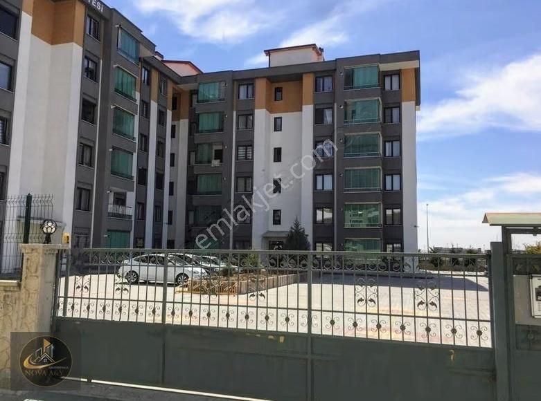 Parsana Mah. Abdulhamit Han Cd.yakını Site İçi 4+1 Satılık Daire