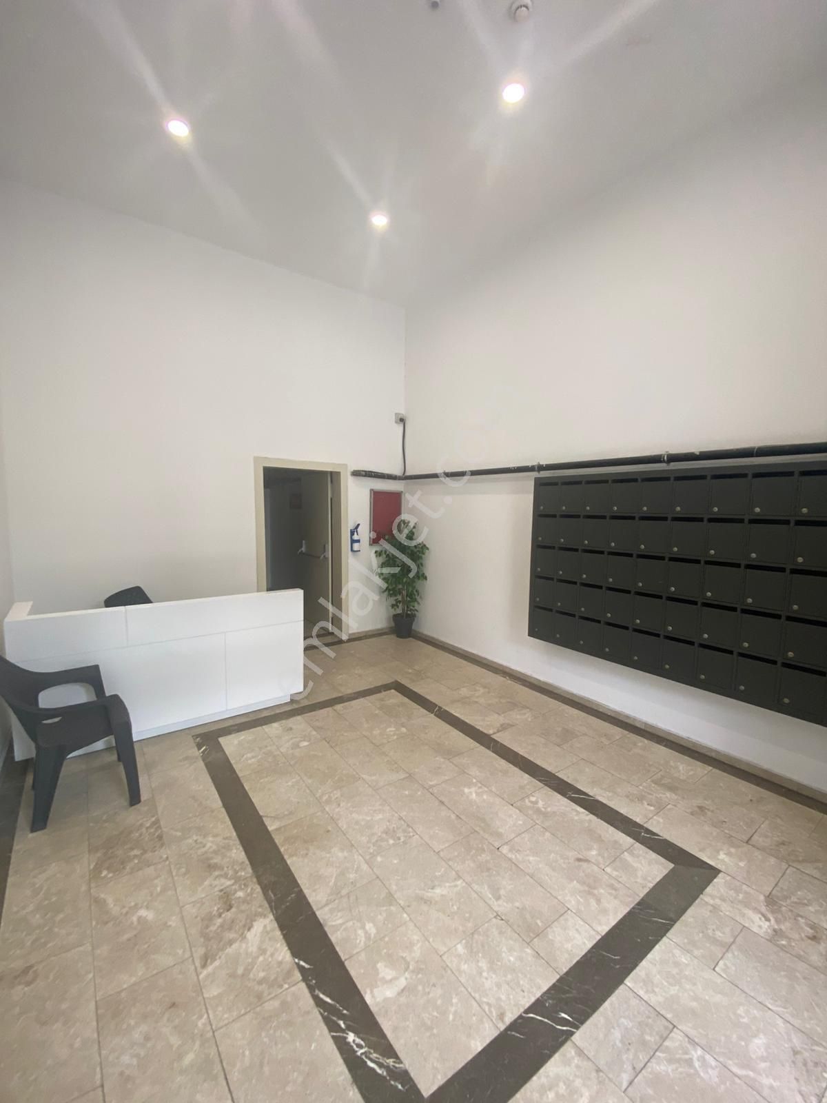 Bayraklı Mansuroğlunda Bölge Metroya 1 Dk Kiralık 1+1 Daire - Görsel 12