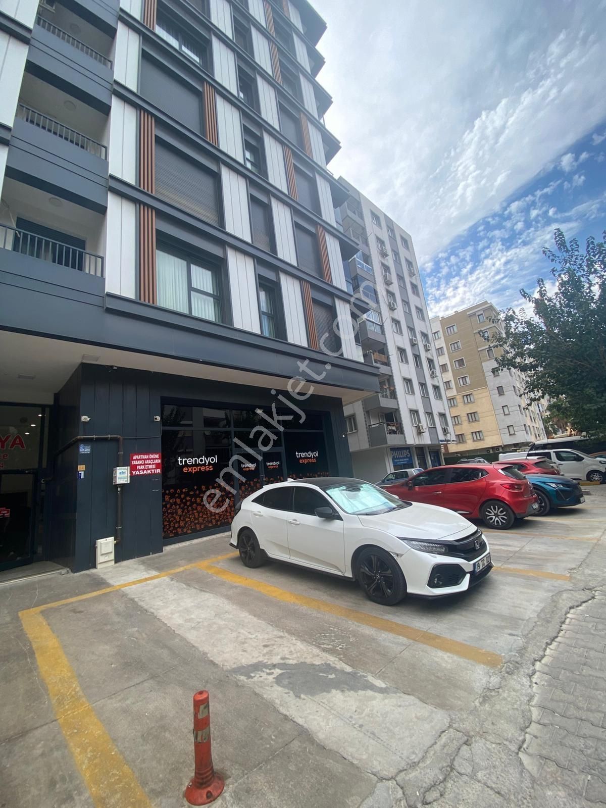 Bayraklı Mansuroğlunda Bölge Metroya 1 Dk Kiralık 1+1 Daire - Görsel 10