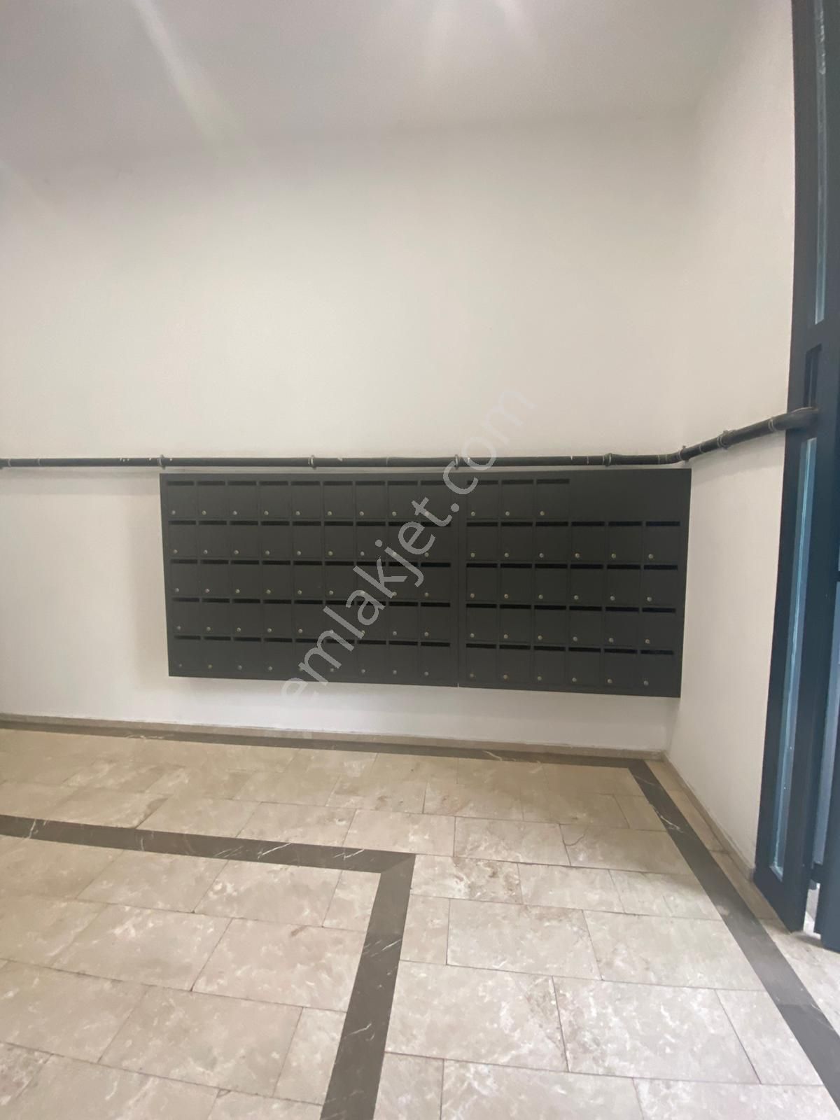 Bayraklı Mansuroğlunda Bölge Metroya 1 Dk Kiralık 1+1 Daire - Görsel 2