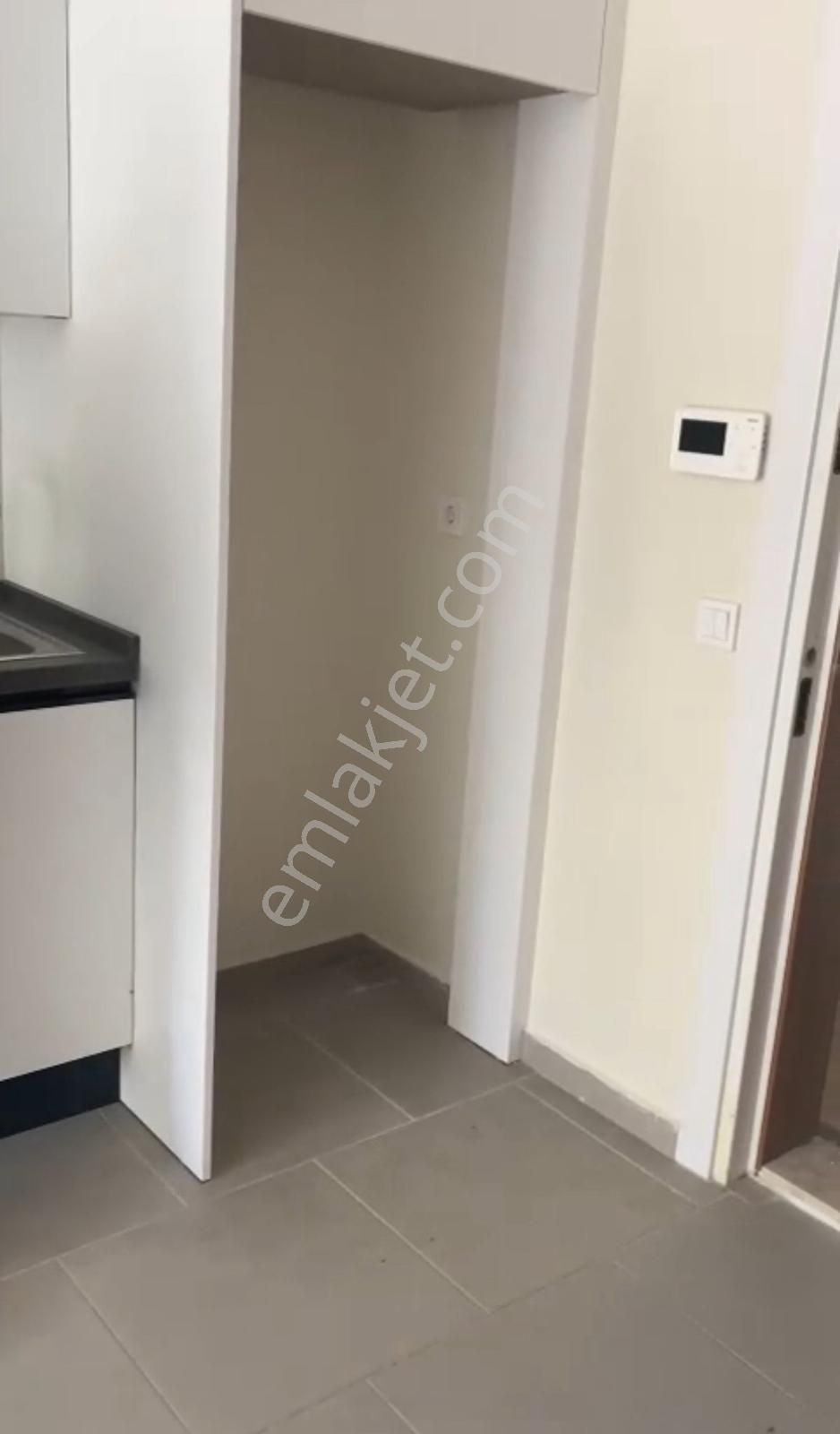 Bayraklı Mansuroğlunda Bölge Metroya 1 Dk Kiralık 1+1 Daire - Görsel 6