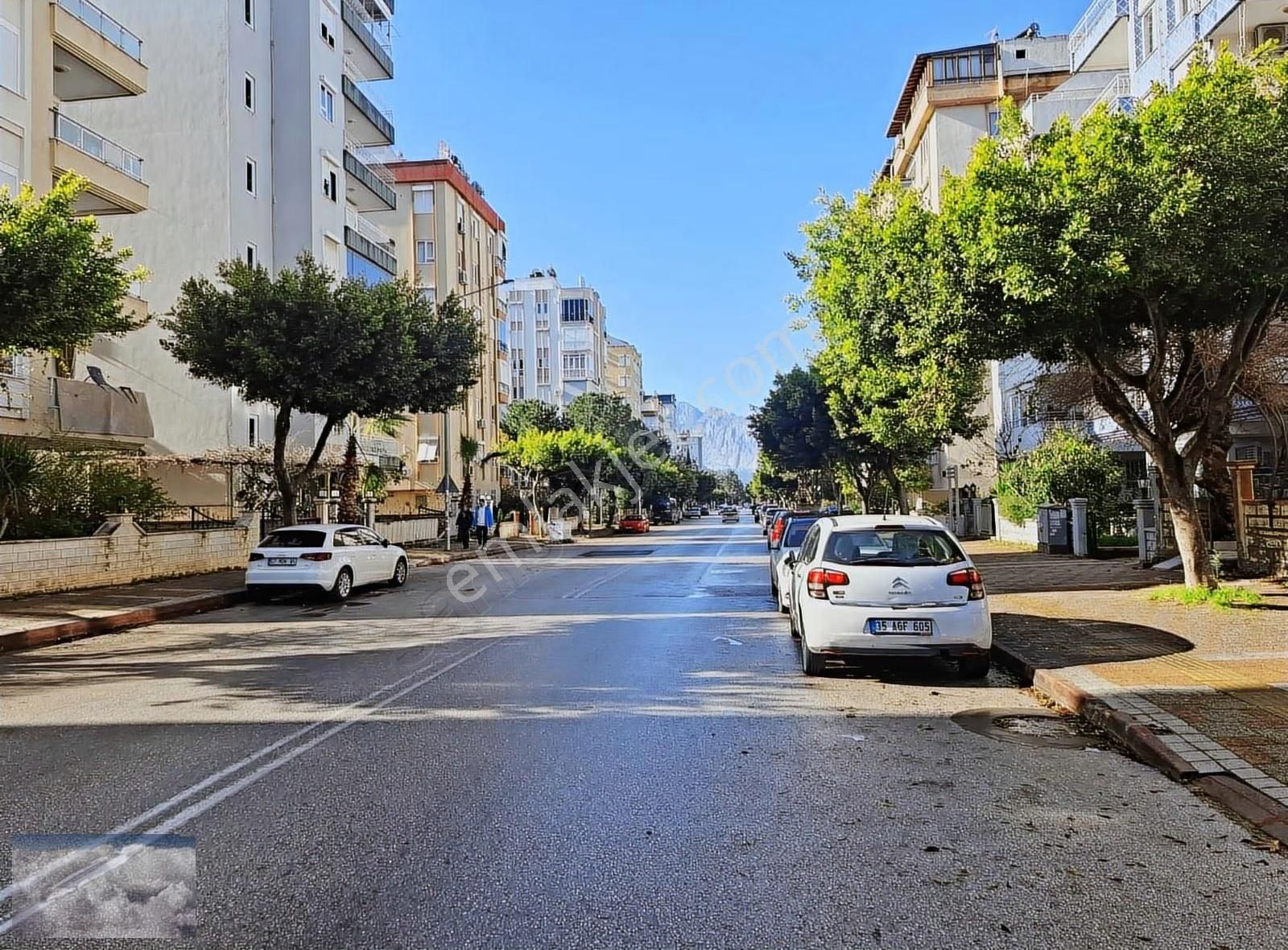 Konyaaltı Altınkum Denize Yüryüş Mesafesinde Satılık Ara Kat 3+1 - Görsel 26