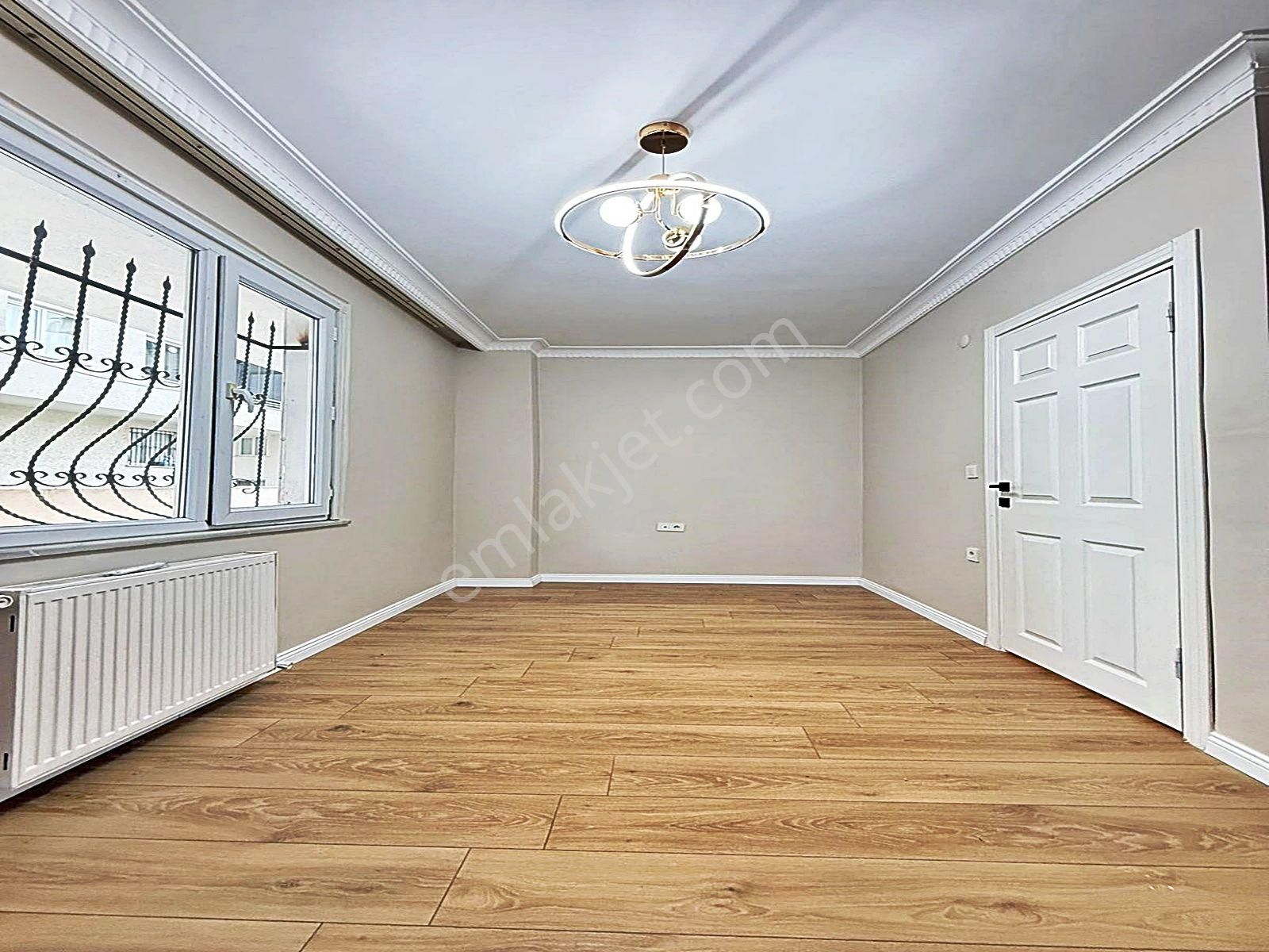 Beylikdüzü Kavaklı'da Bahçeli 2+1 Ultra Lüks Dekorlu Giriş Kat Daire !!! - Görsel 16