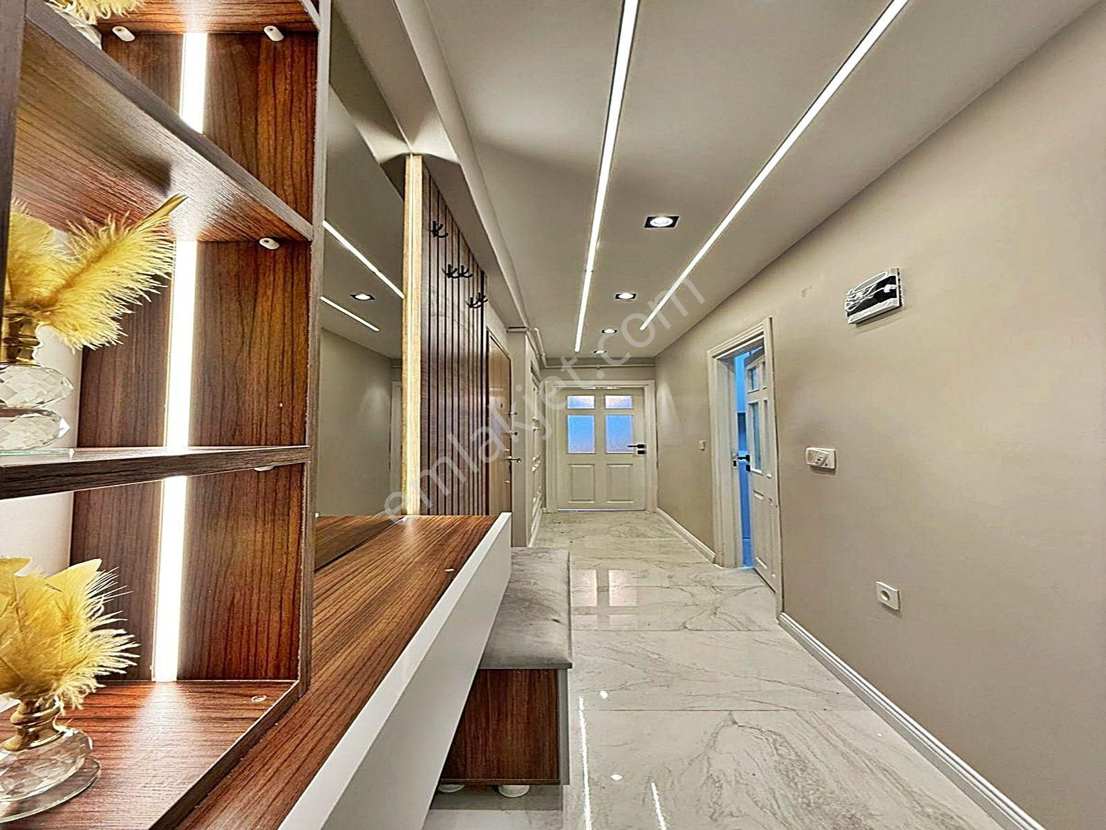 Beylikdüzü Kavaklı'da Bahçeli 2+1 Ultra Lüks Dekorlu Giriş Kat Daire !!! - Görsel 19