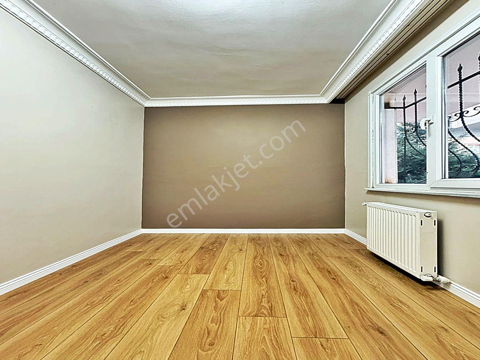 Beylikdüzü Kavaklı'da Bahçeli 2+1 Ultra Lüks Dekorlu Giriş Kat Daire !!! - Görsel 12