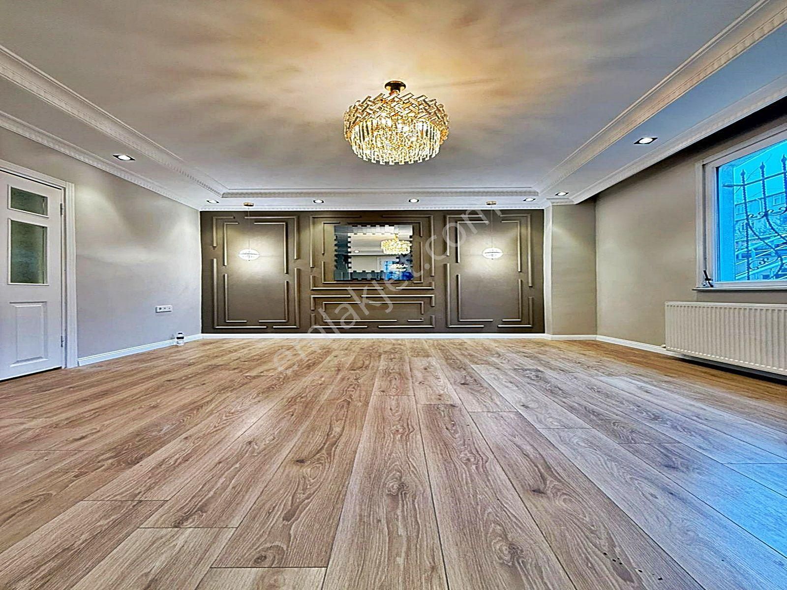 Beylikdüzü Kavaklı'da Bahçeli 2+1 Ultra Lüks Dekorlu Giriş Kat Daire !!! - Görsel 3