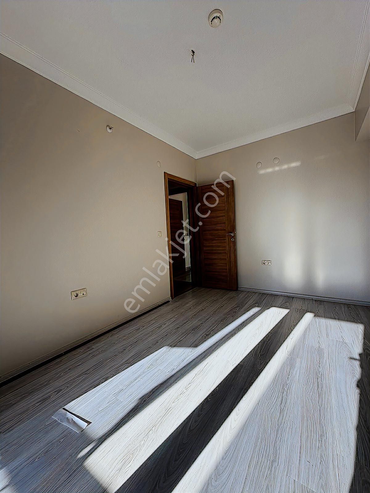 Bornova Yeşilova Trıo Lıfe 'ta Harıka Şehır Manzaralı 2+1 - Görsel 24