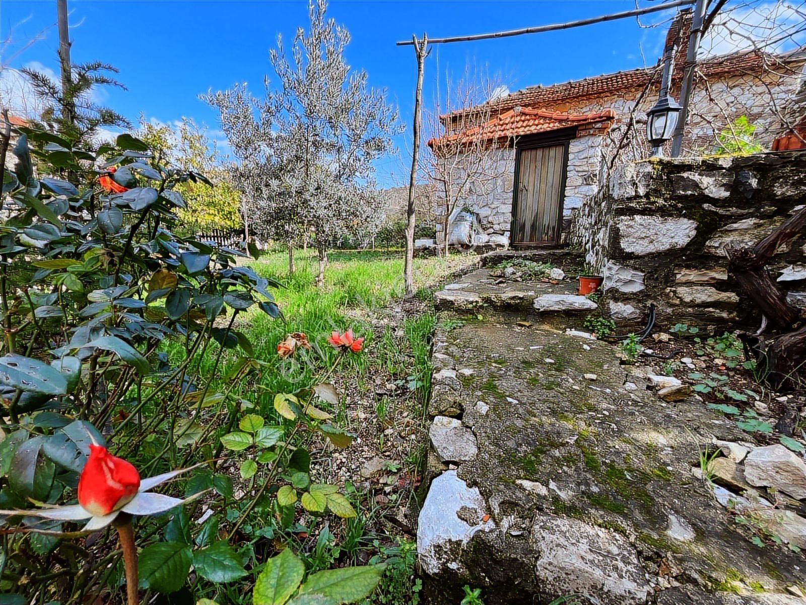 Urla Özbek'te Taş Villa - Kristal Vega - Görsel 29