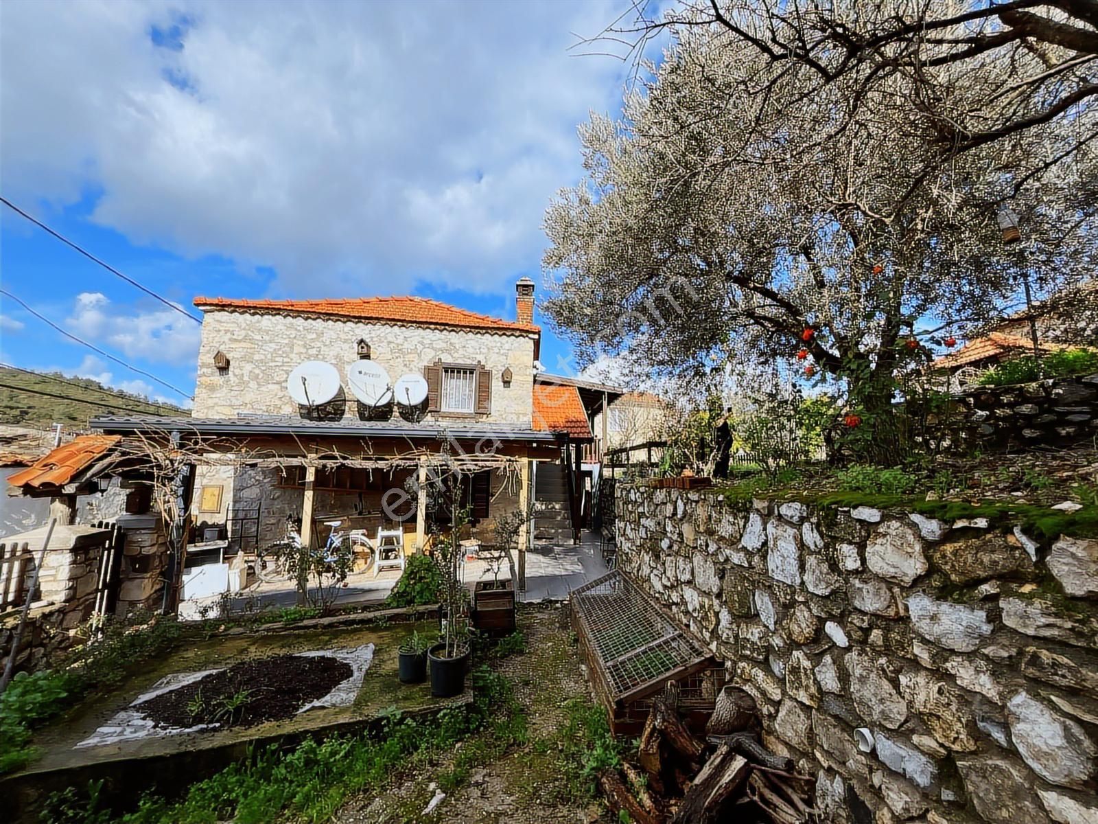 Urla Özbek'te Taş Villa - Kristal Vega - Görsel 9