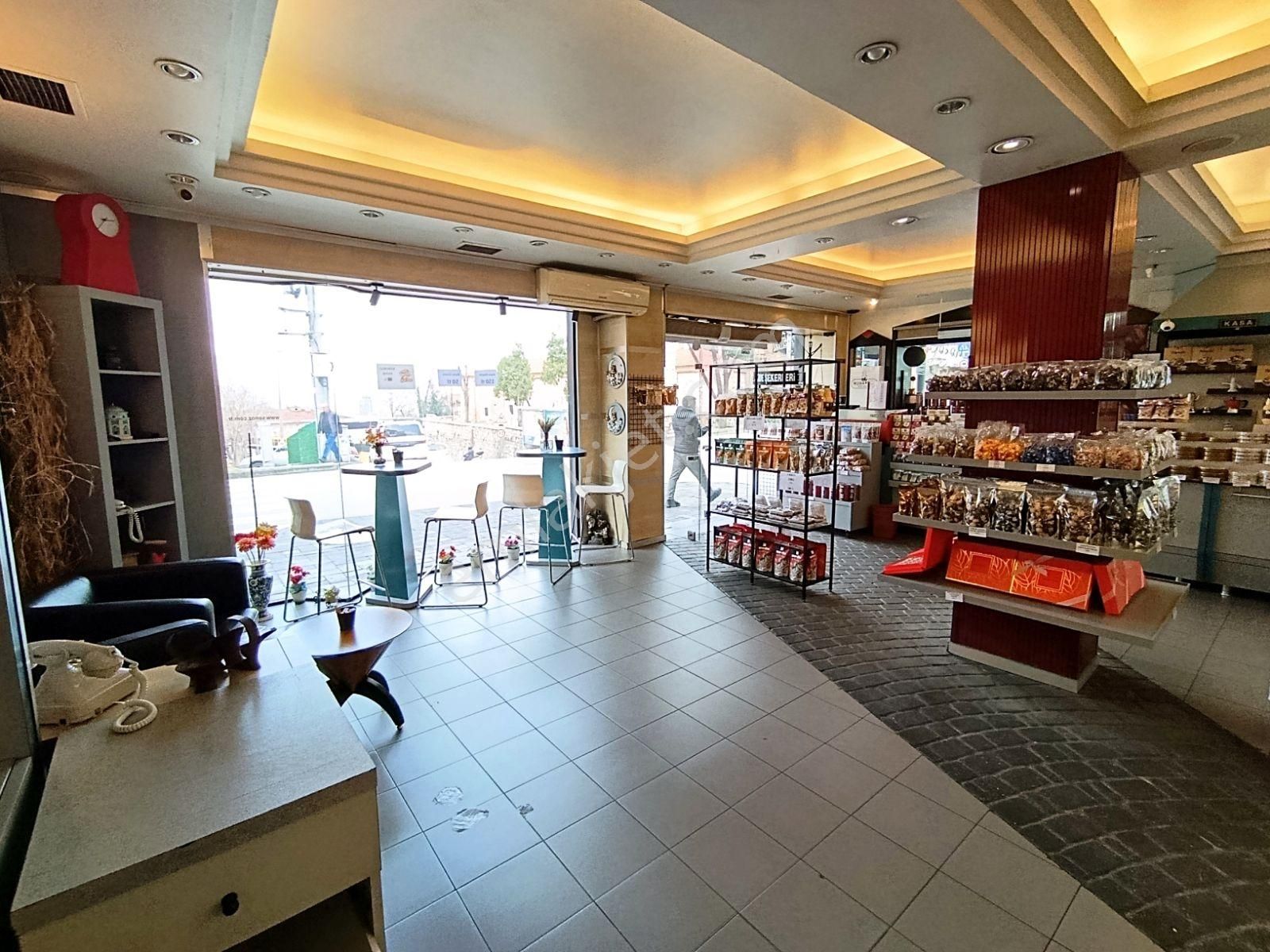 Yeşil Cadde Üzeri Tabela Değeri Yüksek 160 M² Köşe Dükkan - Görsel 10