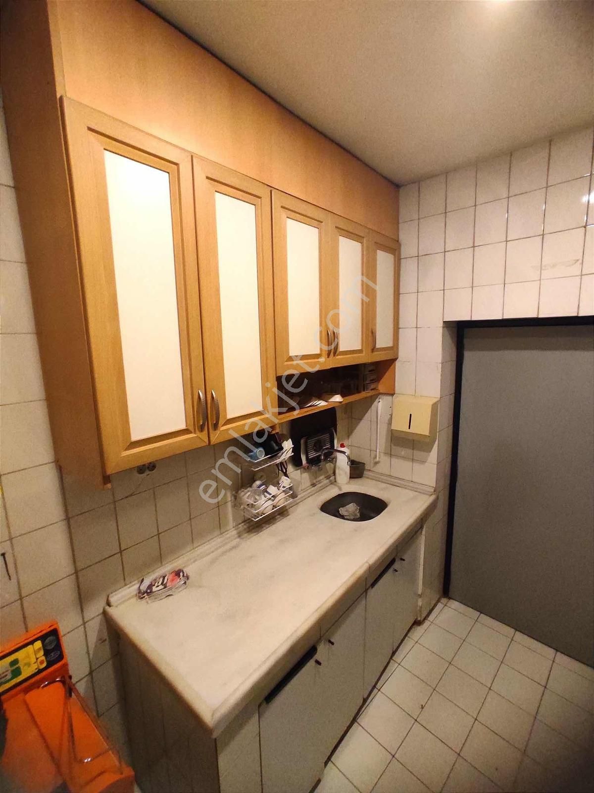 Yeşil Cadde Üzeri Tabela Değeri Yüksek 160 M² Köşe Dükkan - Görsel 22