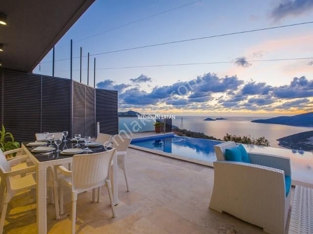 Kalkan'da Ultra Lüks Belgeli Yüksek Getirili 2 Villa - Görsel 10