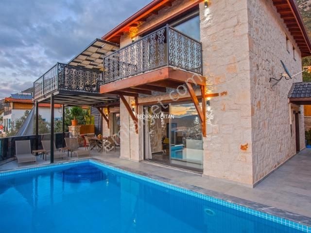 Kalkan'da Ultra Lüks Belgeli Yüksek Getirili 2 Villa - Görsel 26