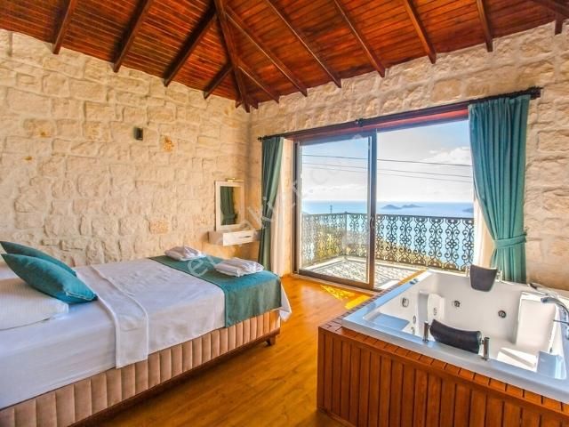 Kalkan'da Ultra Lüks Belgeli Yüksek Getirili 2 Villa - Görsel 6