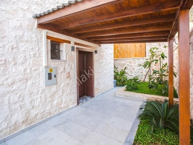 Kalkan'da Ultra Lüks Belgeli Yüksek Getirili 2 Villa - Görsel 35