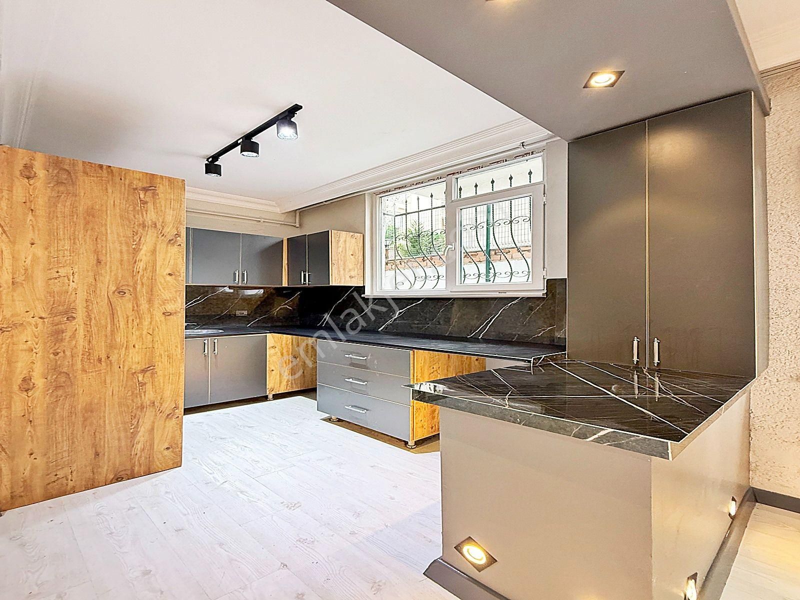 Esenyurt Akevler Mahallesin'de Acil Satılık 2+1 Bahçe Katı !!!