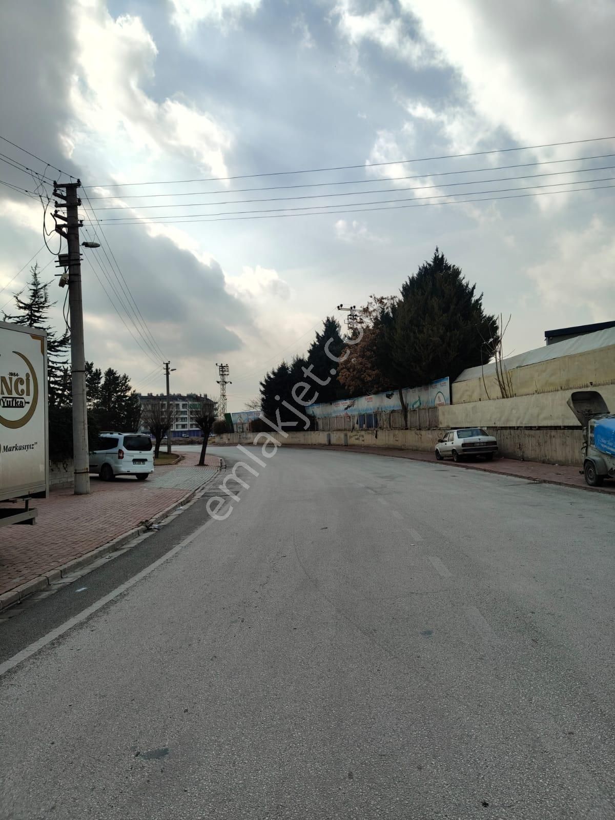 İstanbul Yolu Kent Gross Market Arkası 3+1 Çok Büyük Arakat Yabancıya Olur Kiralık Daire - Görsel 2