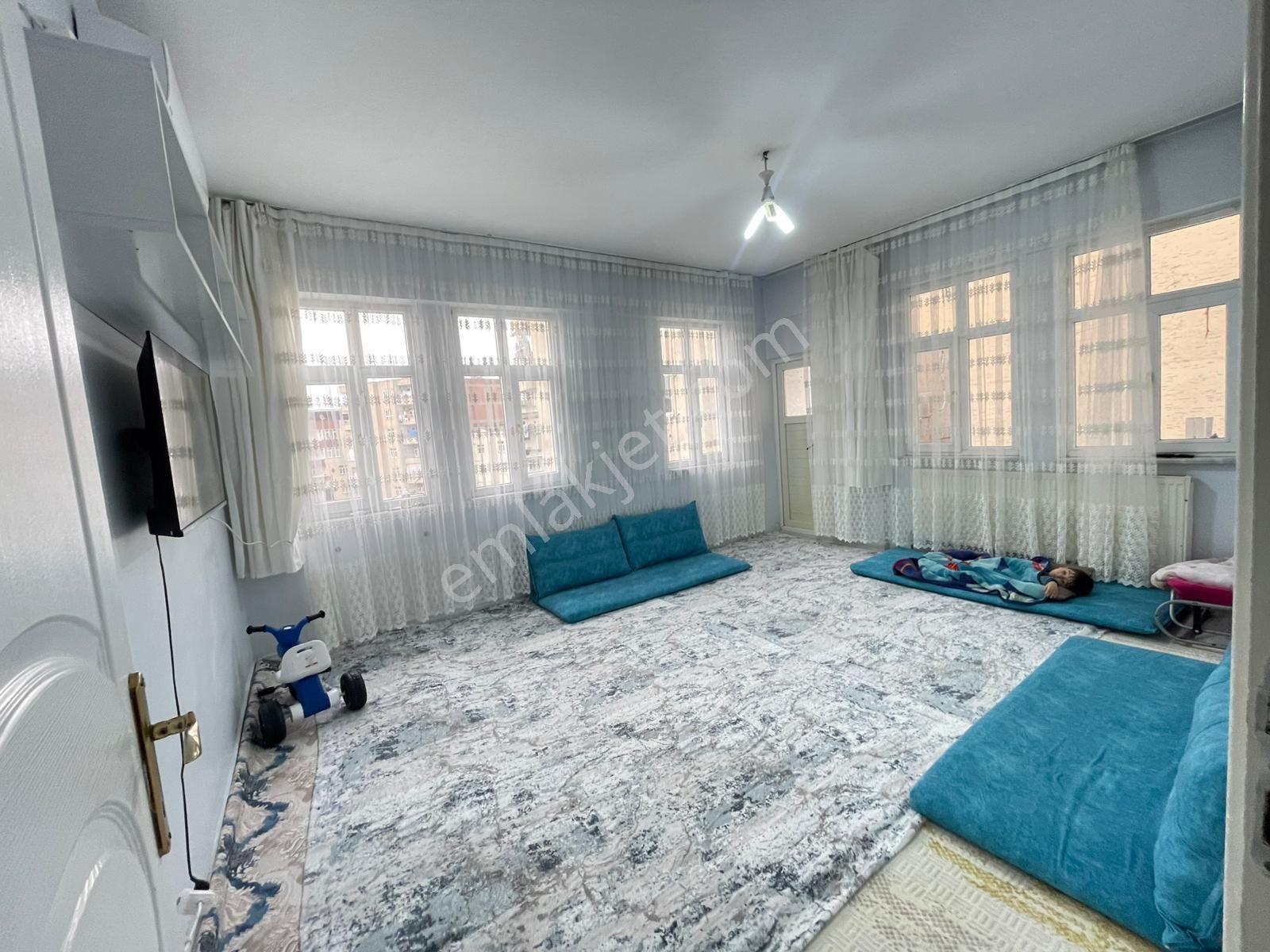 Huzurevleri Cami Köşesinde Satılık 2+1 Daire - Görsel 3
