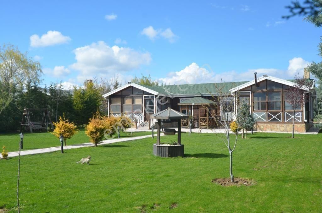 Muhteşem Mimarisi İle İmarlı İskanlı Satılık 4+1 Ahşap Kütük Ev - Görsel 2