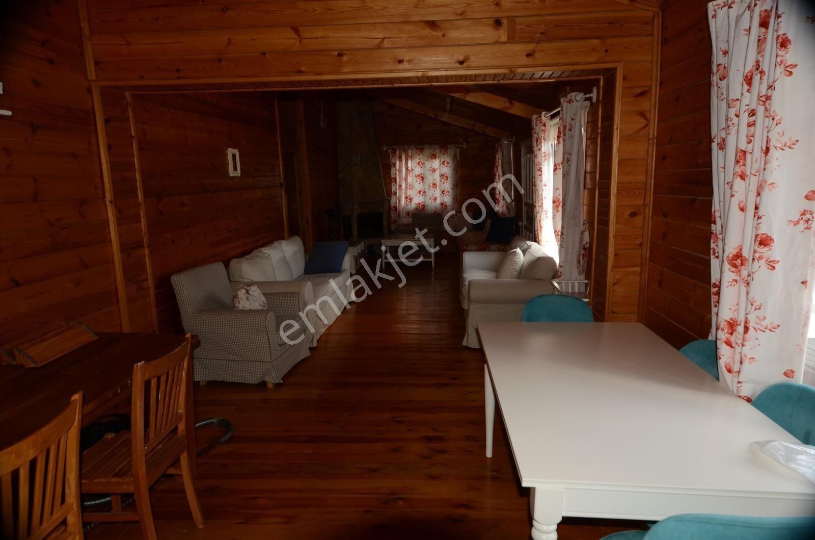 Muhteşem Mimarisi İle İmarlı İskanlı Satılık 4+1 Ahşap Kütük Ev - Görsel 12