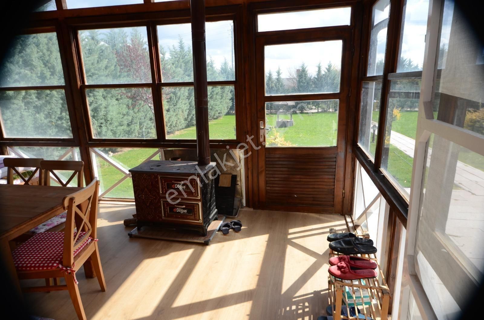 Muhteşem Mimarisi İle İmarlı İskanlı Satılık 4+1 Ahşap Kütük Ev - Görsel 15