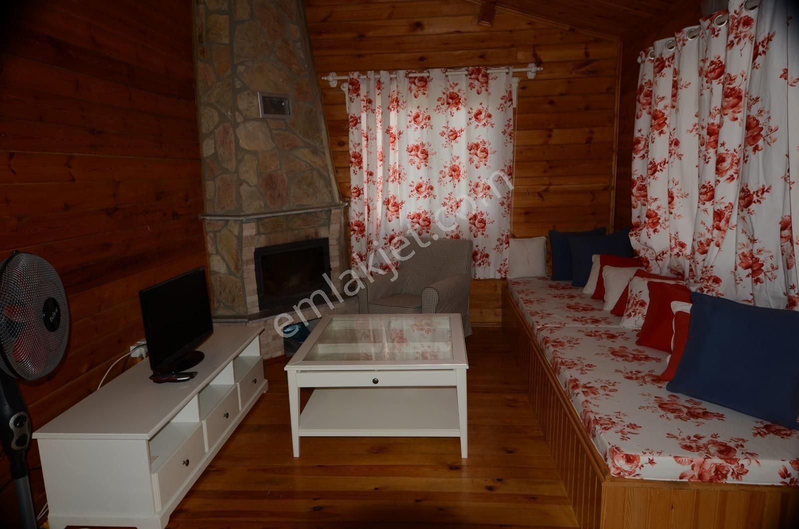 Muhteşem Mimarisi İle İmarlı İskanlı Satılık 4+1 Ahşap Kütük Ev - Görsel 11