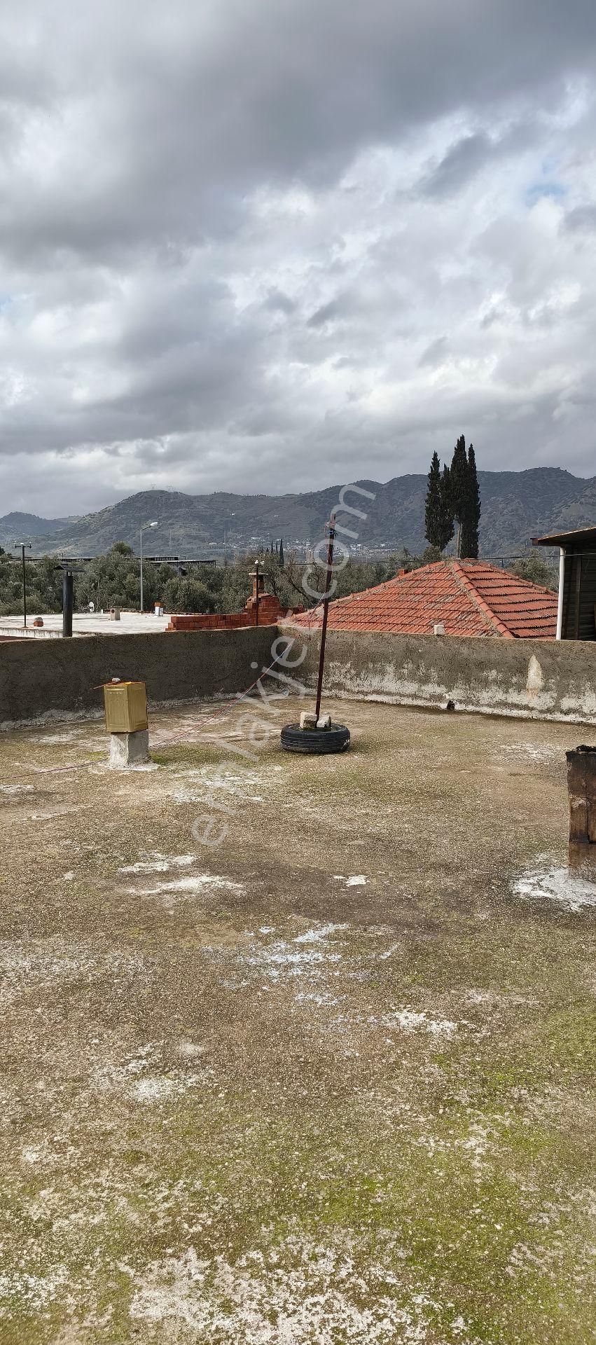 İncirliova Kurtuluş'ta Geniş Teraslı, Doğa Manzaralı Müstakil Ev - Görsel 15