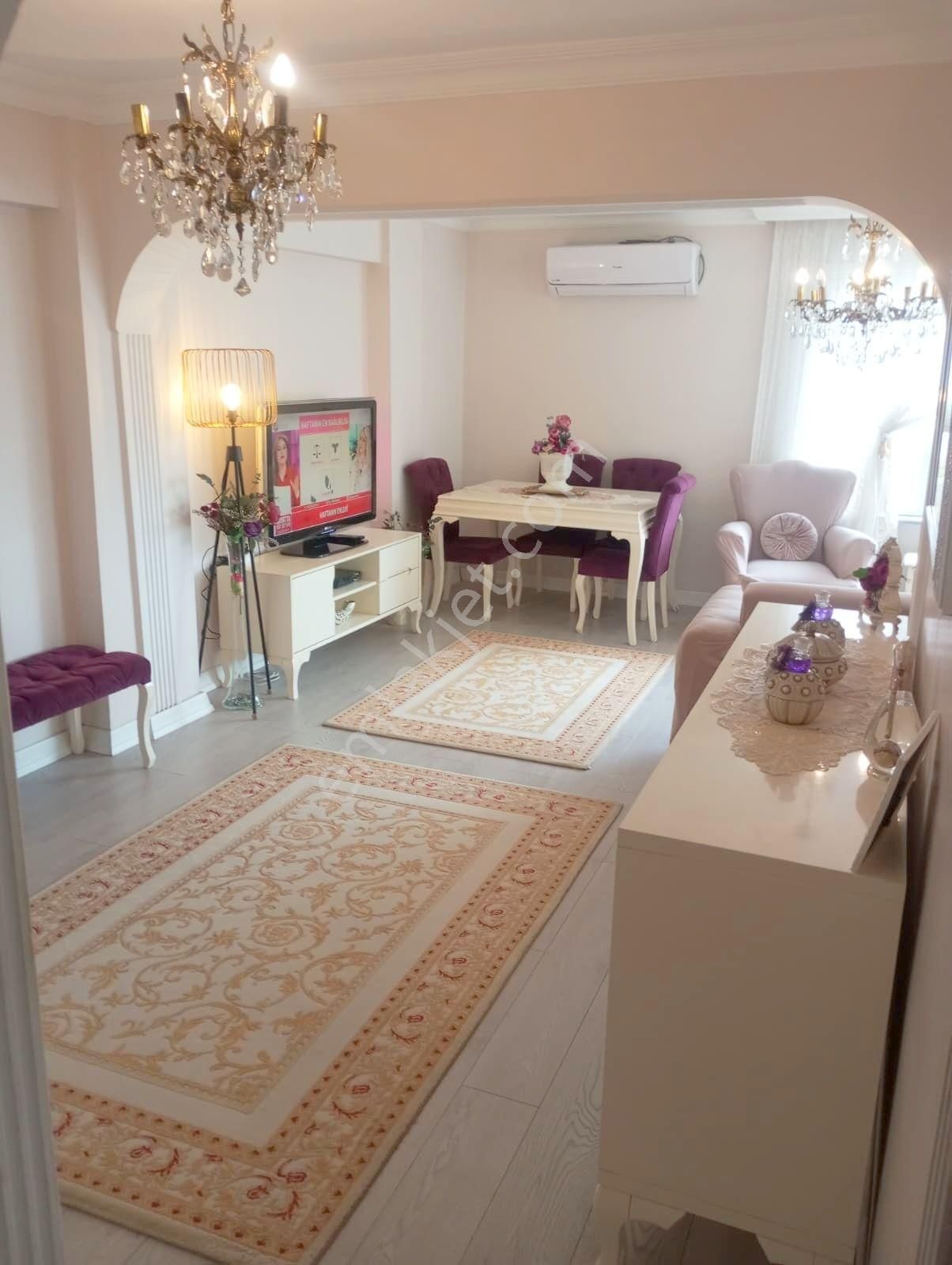 Bakırköy Osmaniyede Günay Sitesinde 3+1 Arakat Satılık Daire