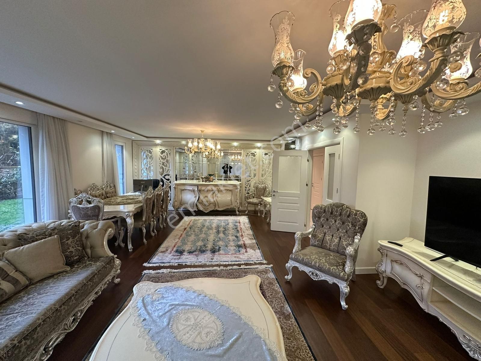 Çiğdem Emlak'tan Florya Şenlikköy'de 3+1 Bahçe Kat Satılık