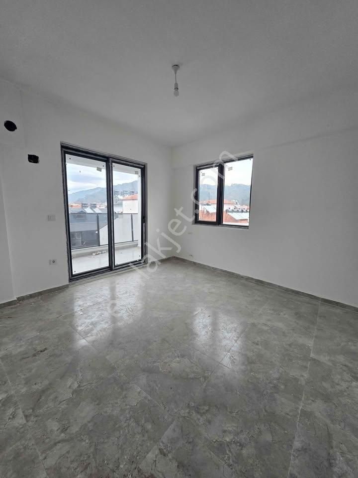 Çiğdem Emlak'tan Ortaca Merkez'de Satılık Geniş 1+1 Daire - Görsel 3