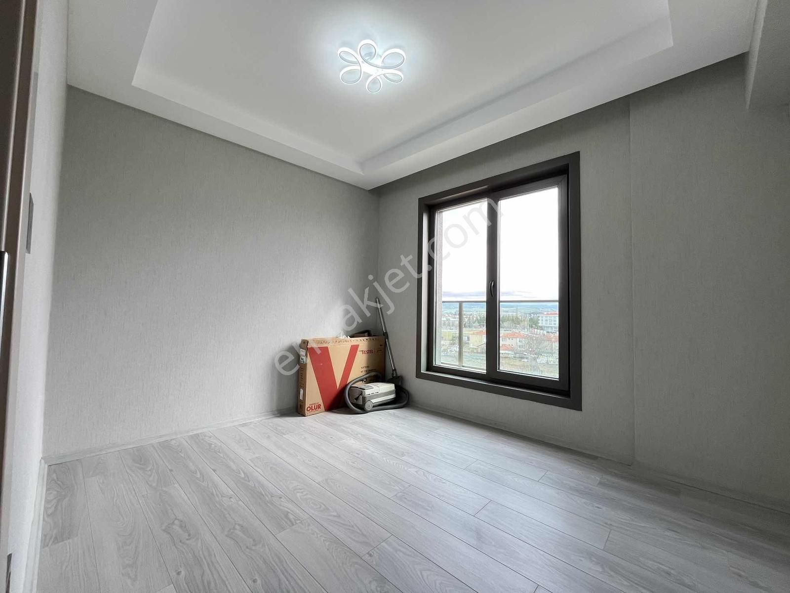 Yüce Emlak' Tan 7/24 Güvenlikli Sitede Ultra Lüx Eşyalı Daire - Görsel 32
