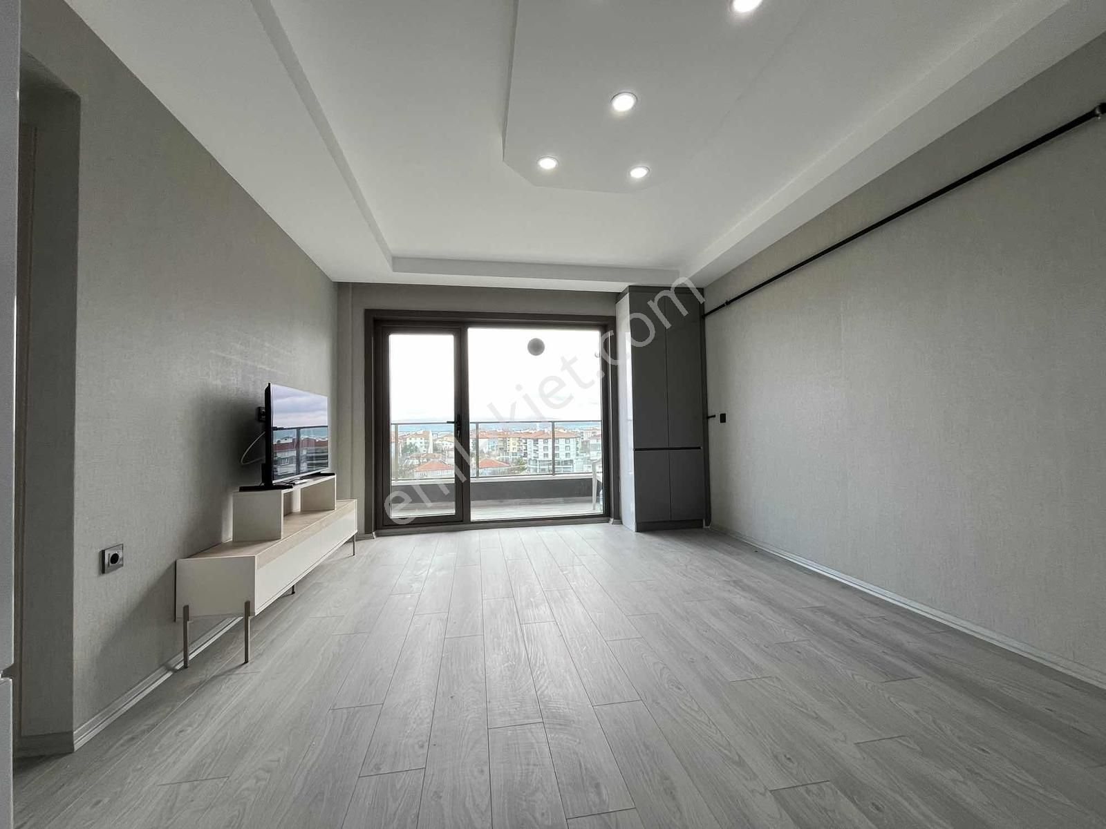 Yüce Emlak' Tan 7/24 Güvenlikli Sitede Ultra Lüx Eşyalı Daire - Görsel 17