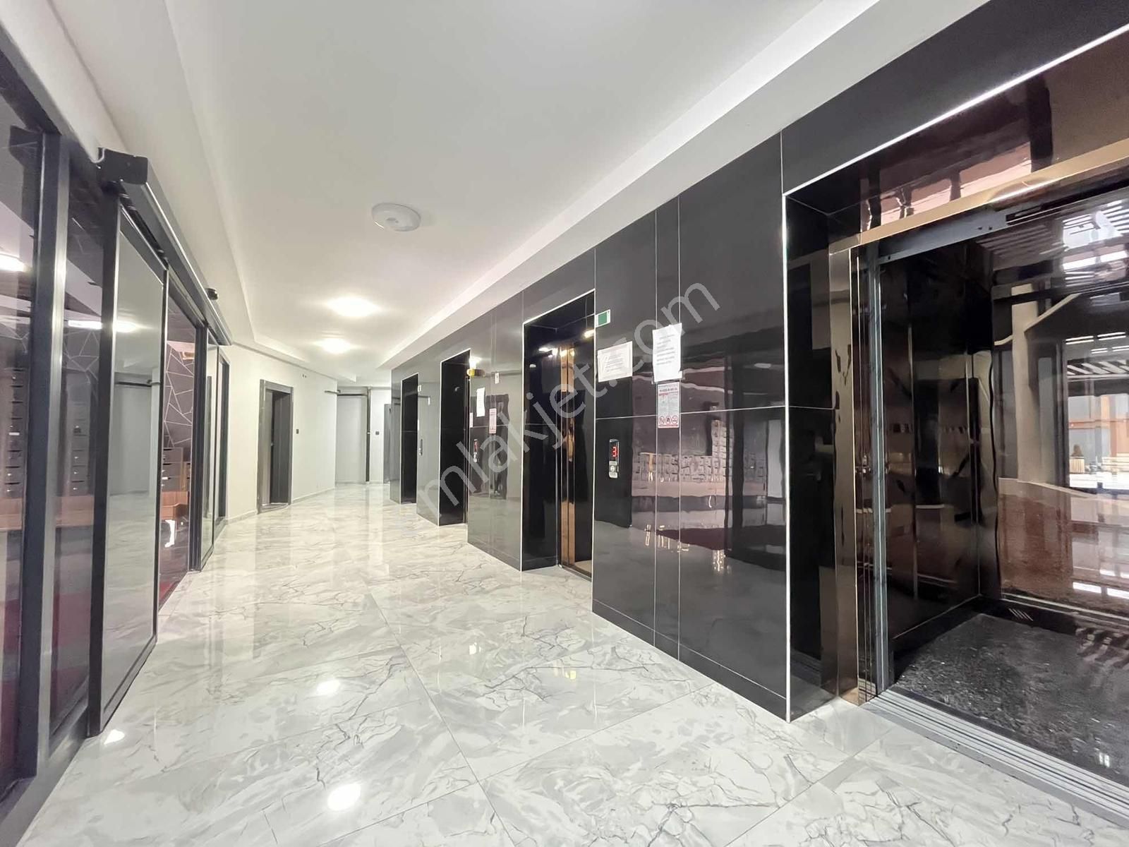 Yüce Emlak' Tan 7/24 Güvenlikli Sitede Ultra Lüx Eşyalı Daire - Görsel 4