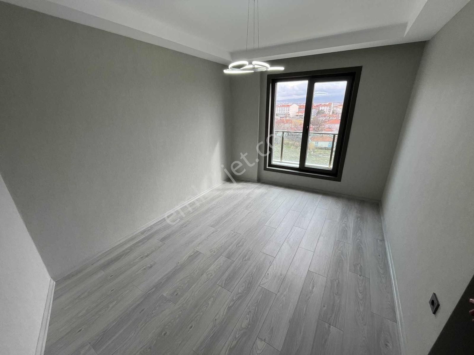 Yüce Emlak' Tan 7/24 Güvenlikli Sitede Ultra Lüx Eşyalı Daire - Görsel 19