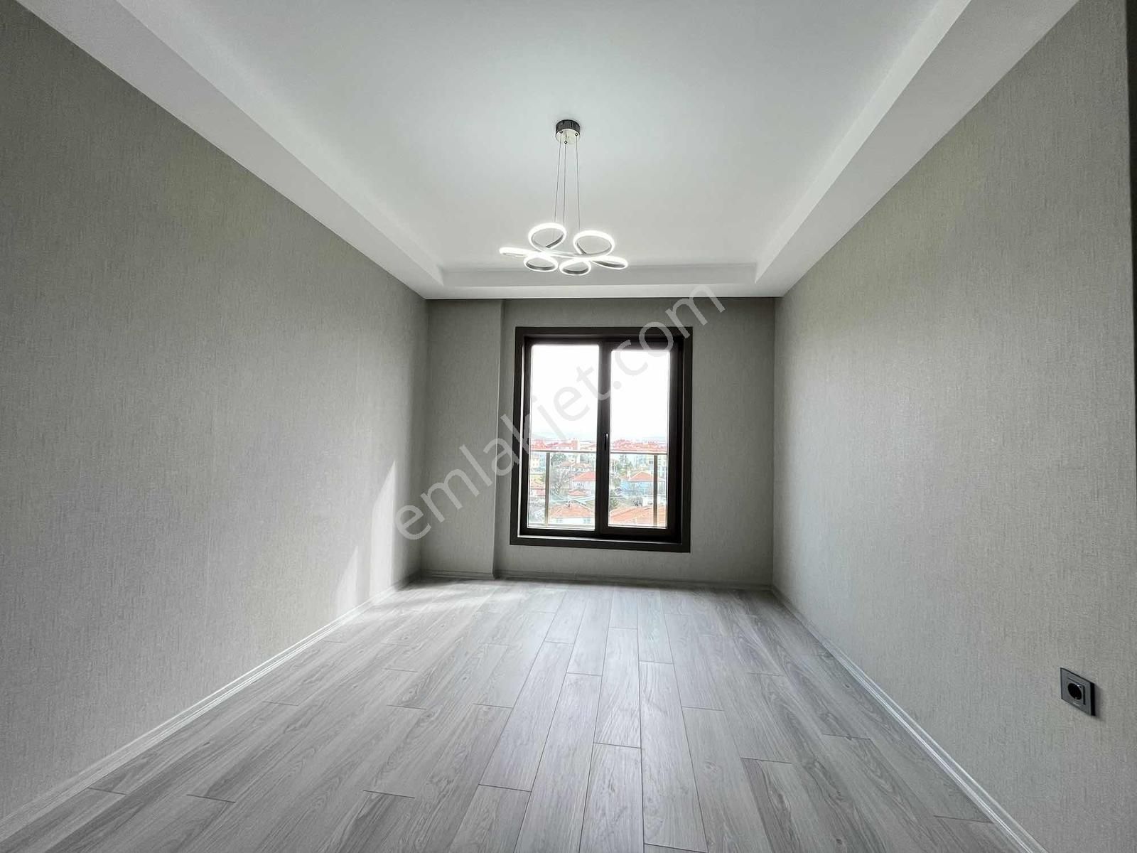 Yüce Emlak' Tan 7/24 Güvenlikli Sitede Ultra Lüx Eşyalı Daire - Görsel 24