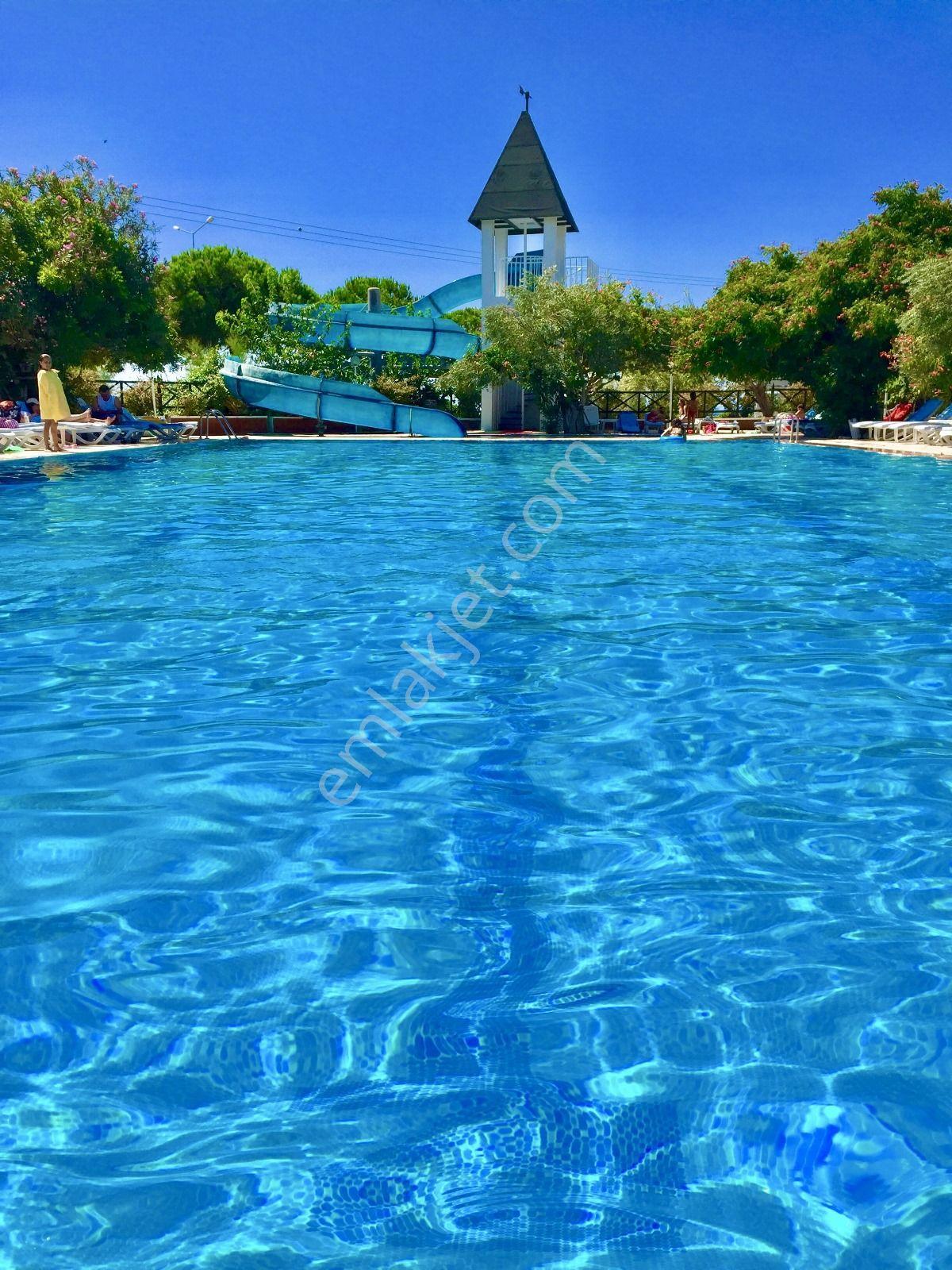 Altınoluk'ta Tatil Köyü İçerisinde Denize 100 M Günlük ,aylıık ,yıllık Kiralık Daire - Görsel 9