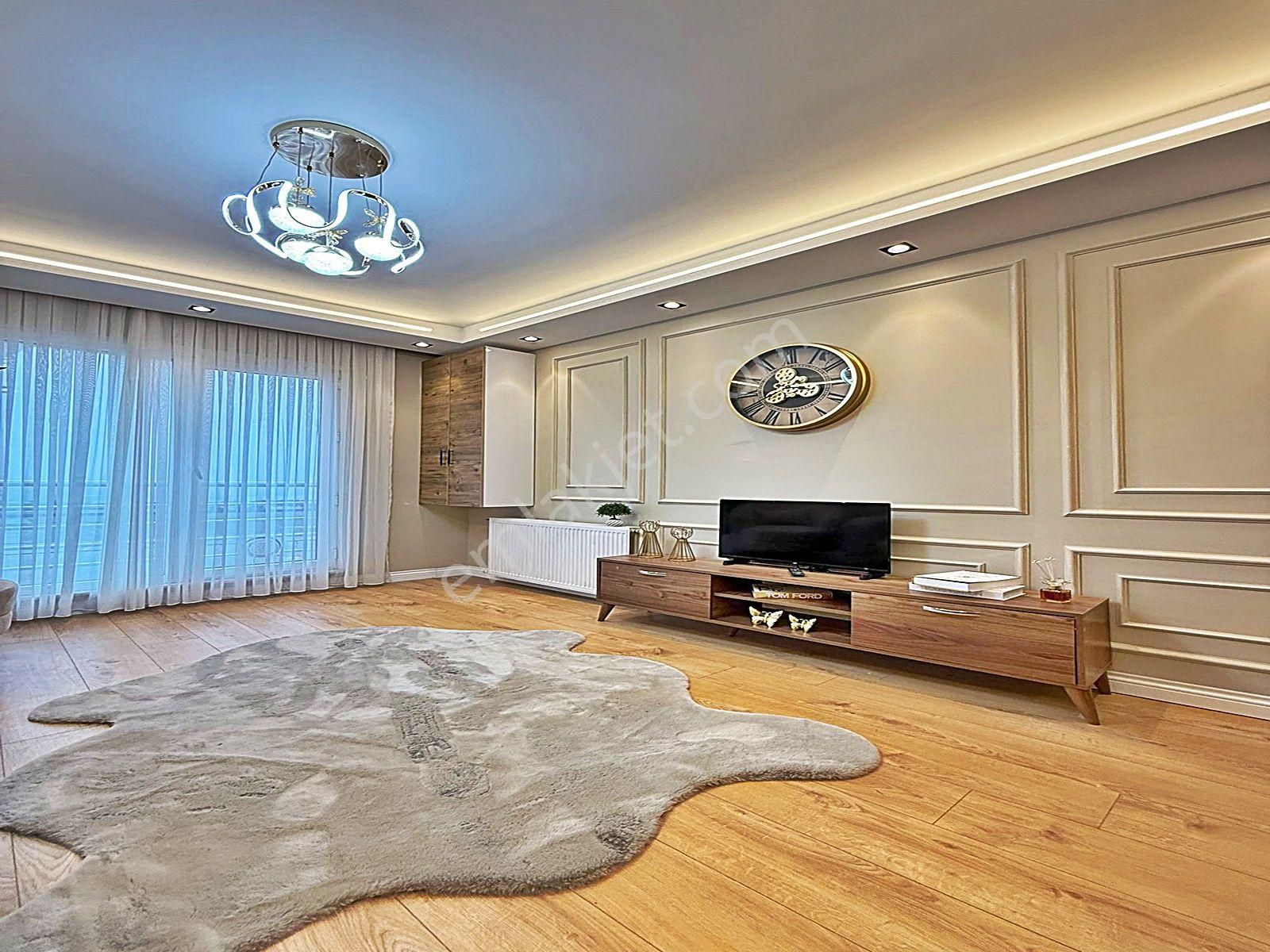 Göl Manzaralı Metrobüse Yürüme Mesafesinde 1+1 Full Eşyalı Lüks Daire !!! - Görsel 2