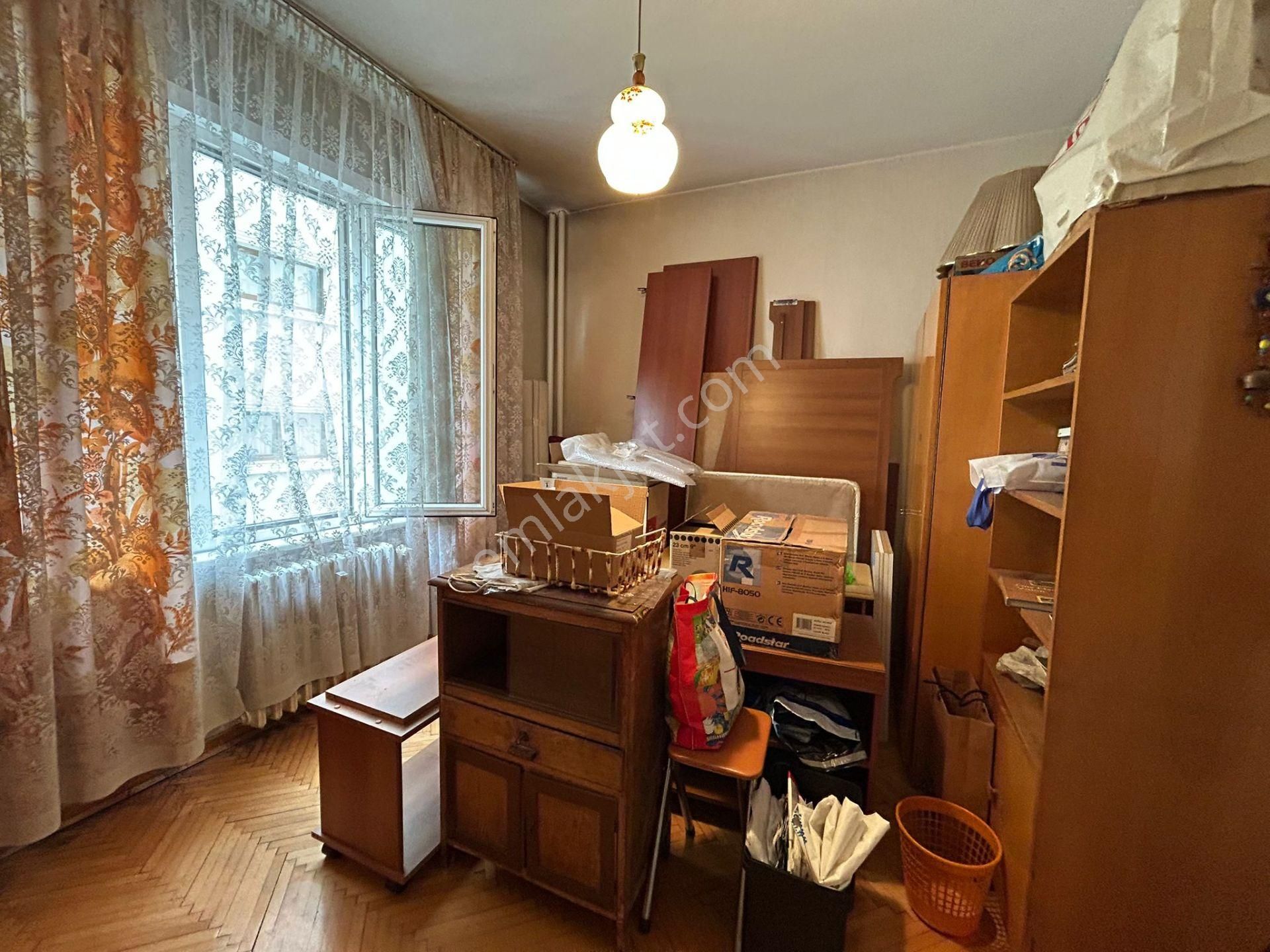 Bostancı'da Cadde Üzerinde Balkonlu Otoparklı 3+1 130 M² Net - Görsel 14