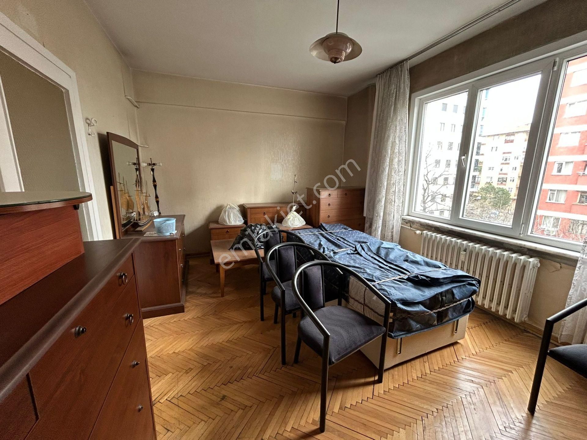 Bostancı'da Cadde Üzerinde Balkonlu Otoparklı 3+1 130 M² Net - Görsel 21