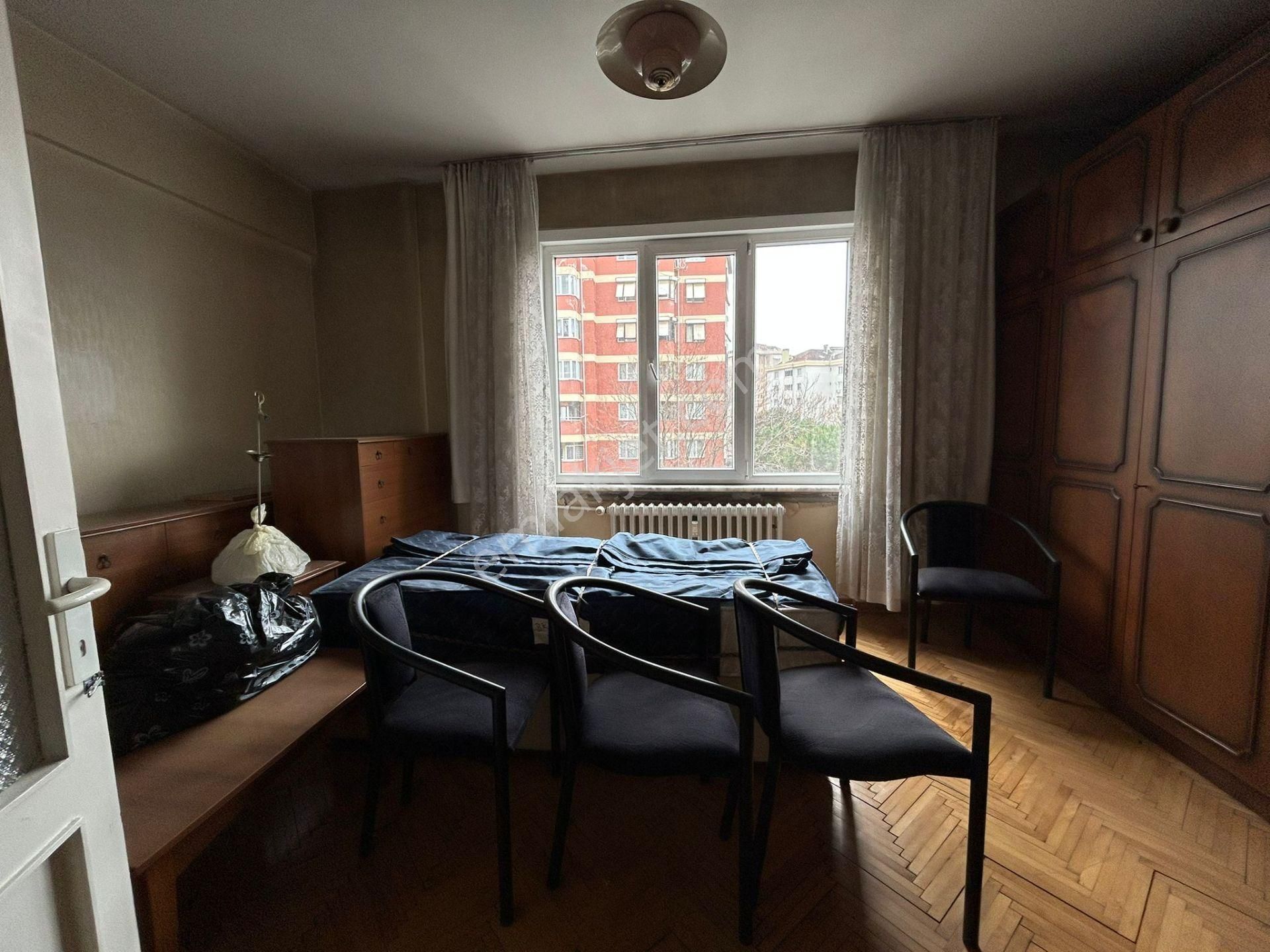 Bostancı'da Cadde Üzerinde Balkonlu Otoparklı 3+1 130 M² Net - Görsel 23