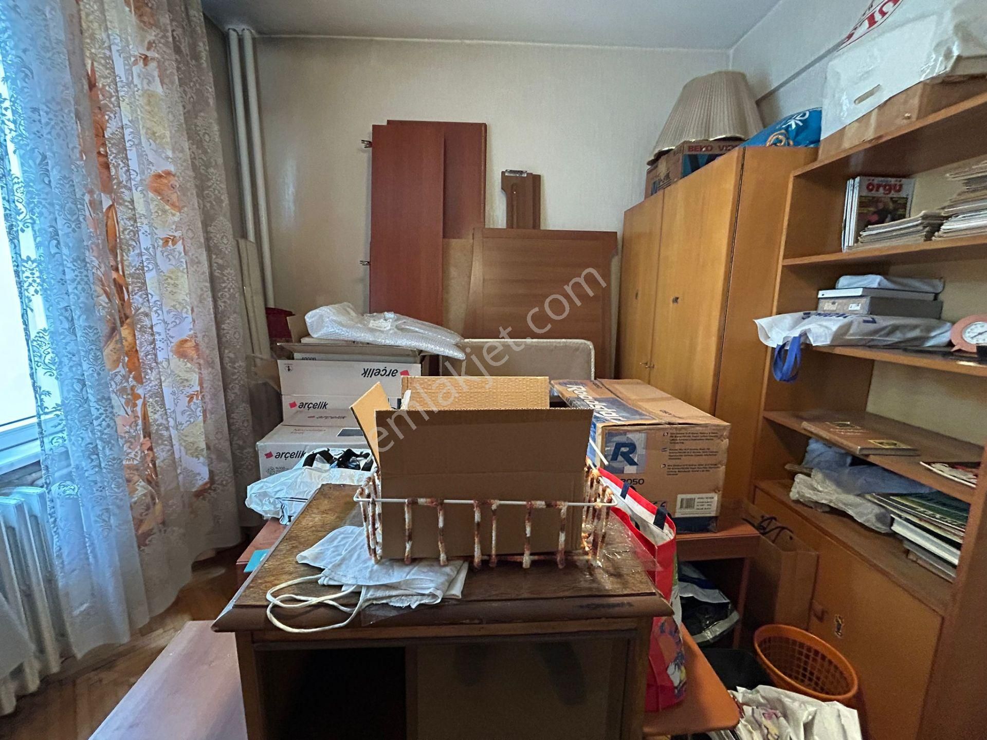 Bostancı'da Cadde Üzerinde Balkonlu Otoparklı 3+1 130 M² Net - Görsel 18