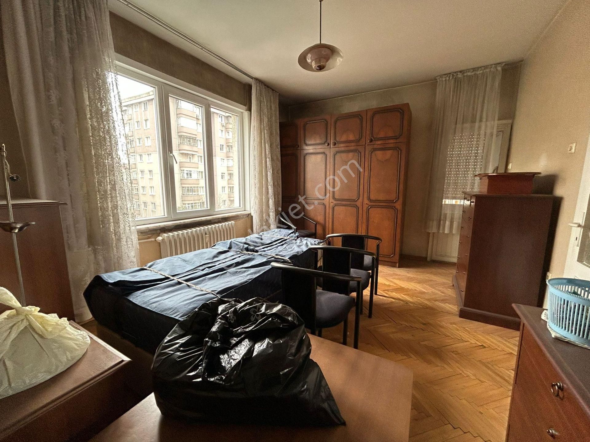 Bostancı'da Cadde Üzerinde Balkonlu Otoparklı 3+1 130 M² Net - Görsel 22