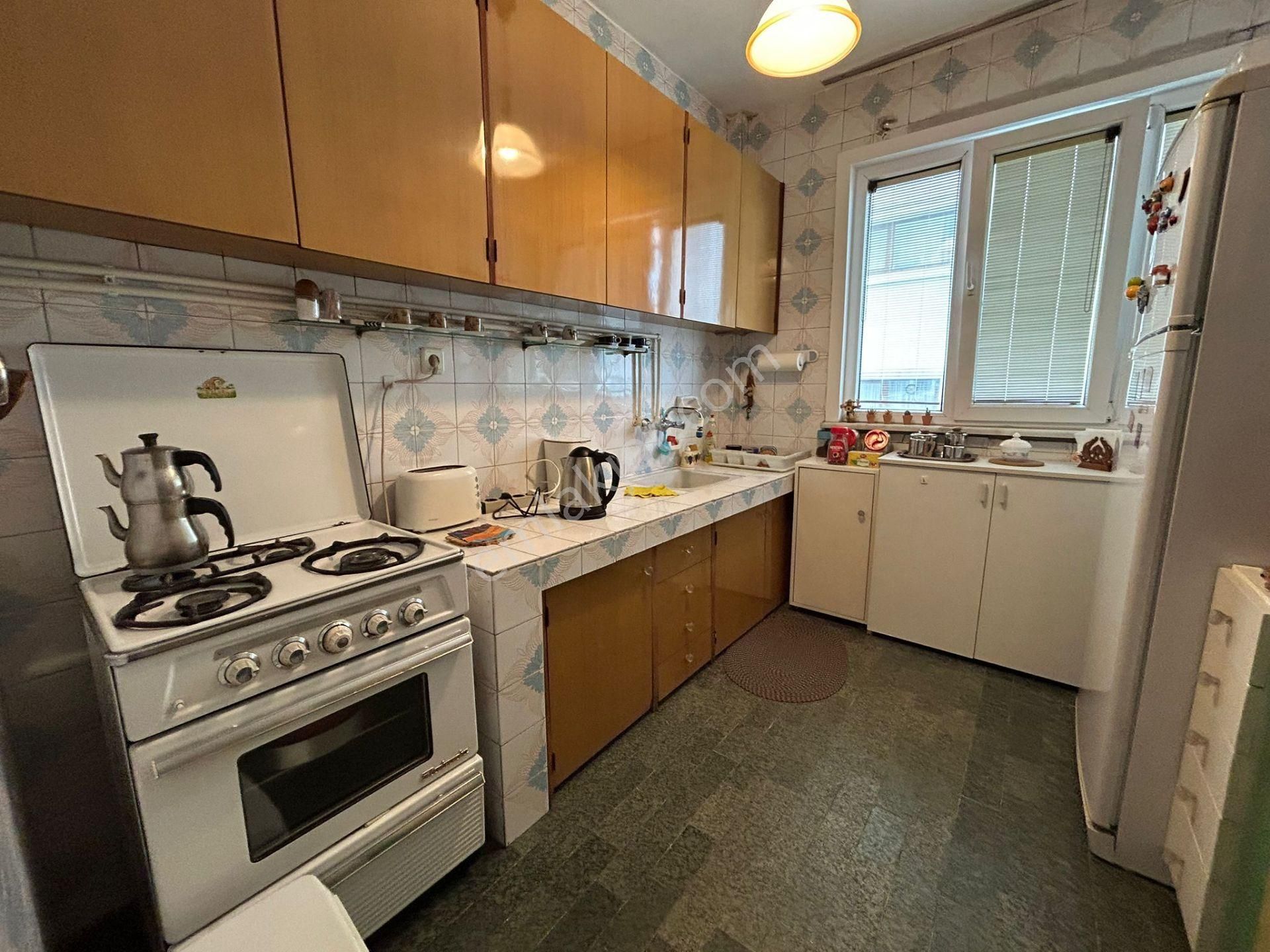 Bostancı'da Cadde Üzerinde Balkonlu Otoparklı 3+1 130 M² Net - Görsel 11