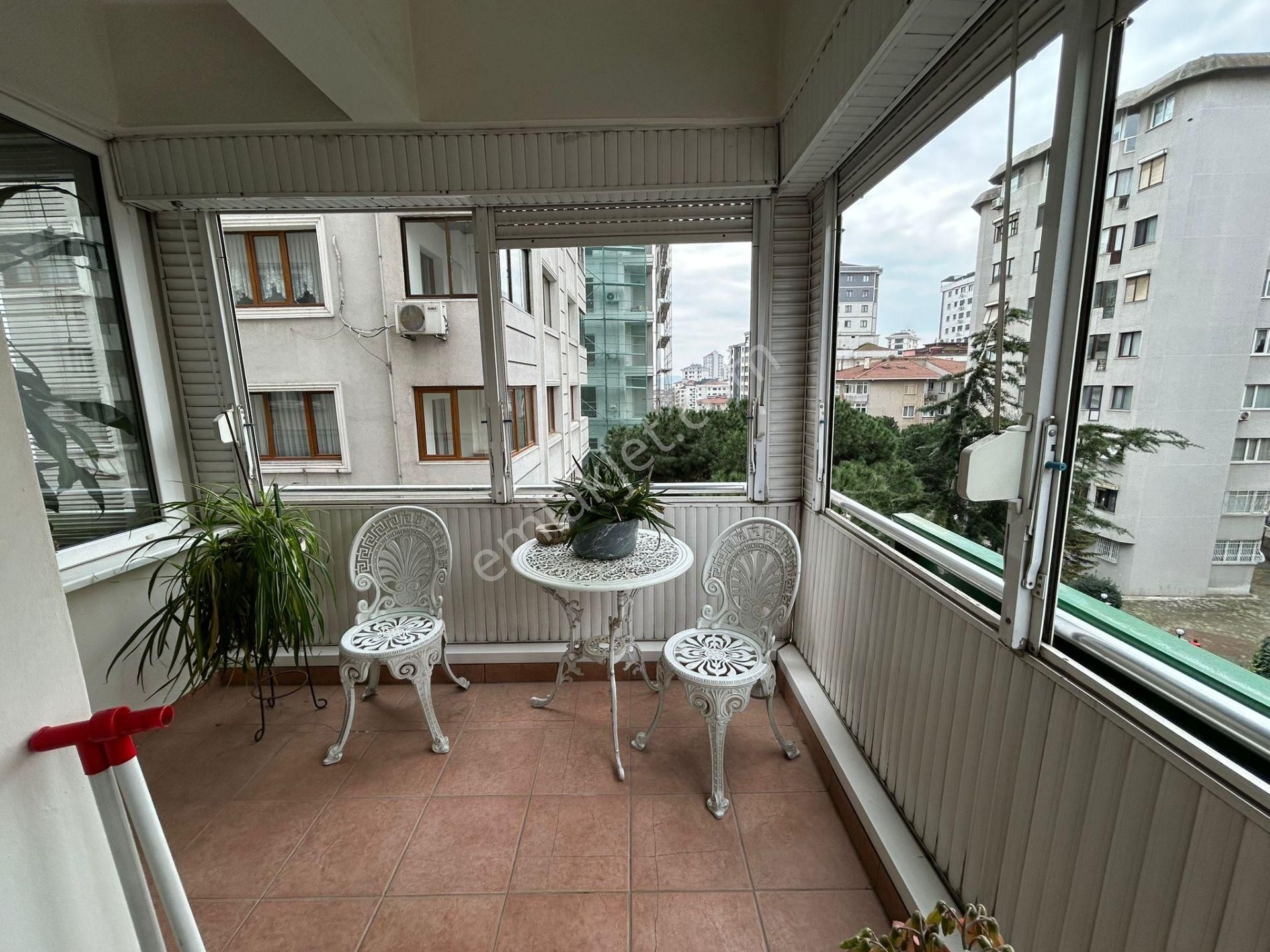 Bostancı'da Cadde Üzerinde Balkonlu Otoparklı 3+1 130 M² Net - Görsel 8